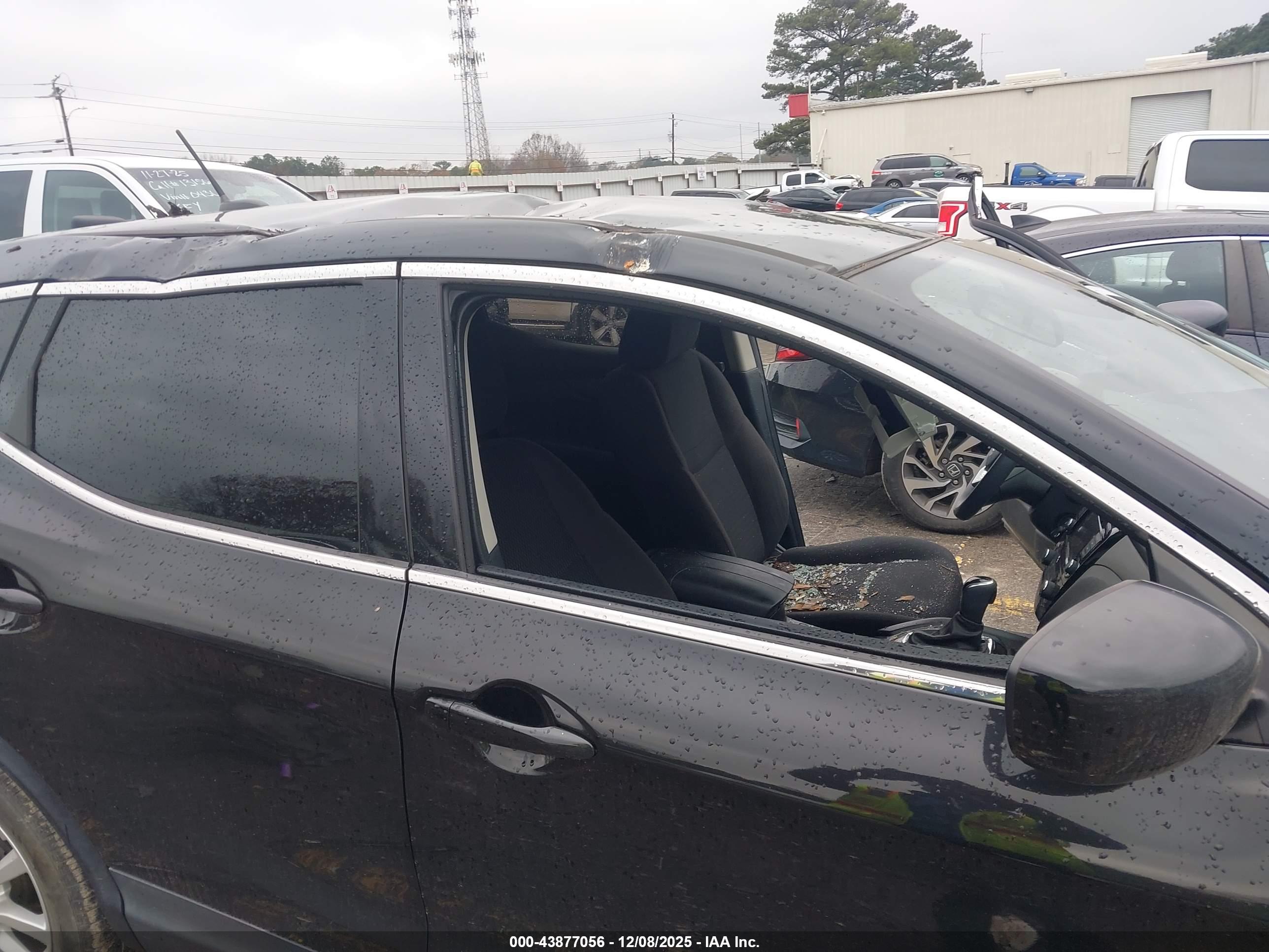NISSAN ROGUE image 6