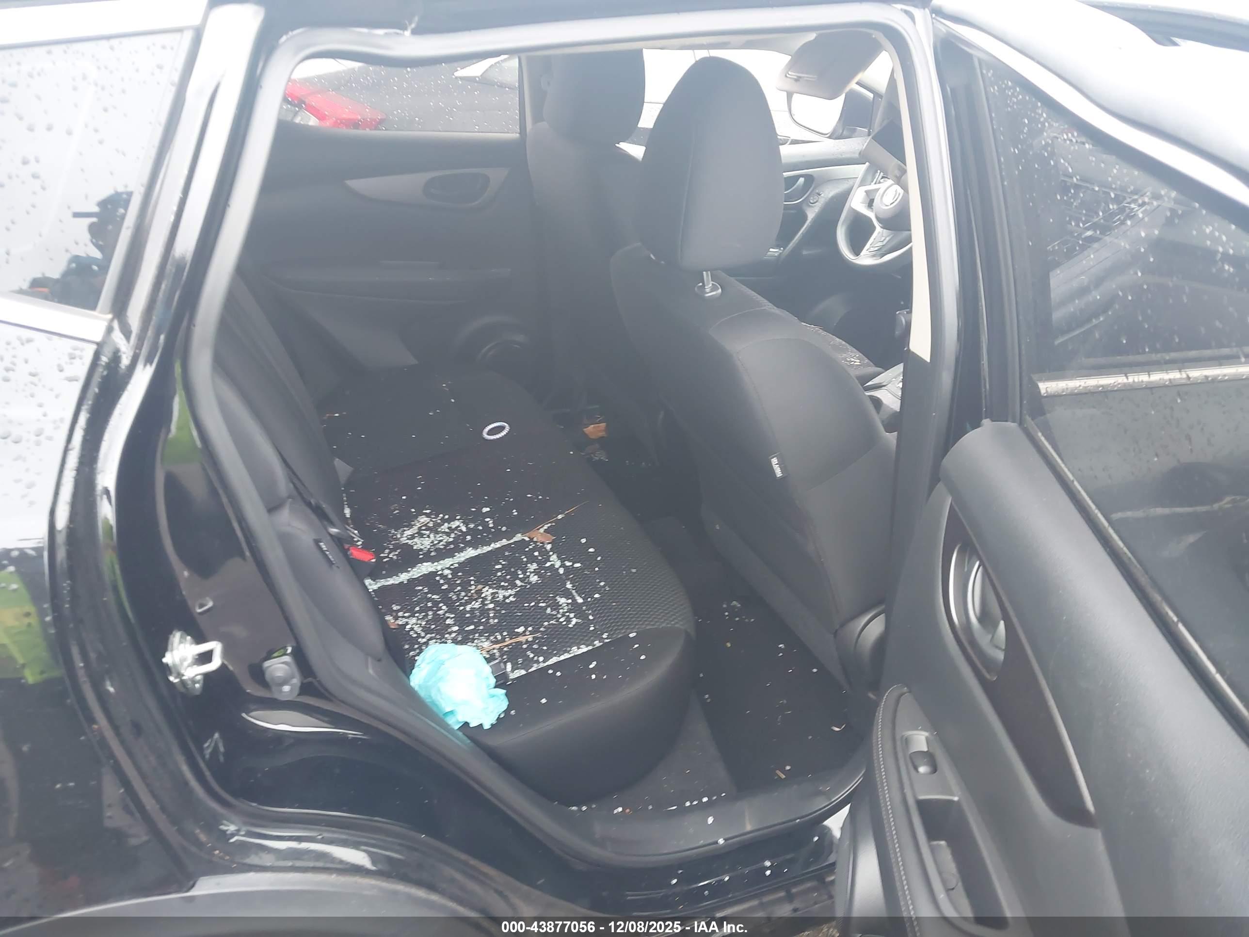 NISSAN ROGUE image 8