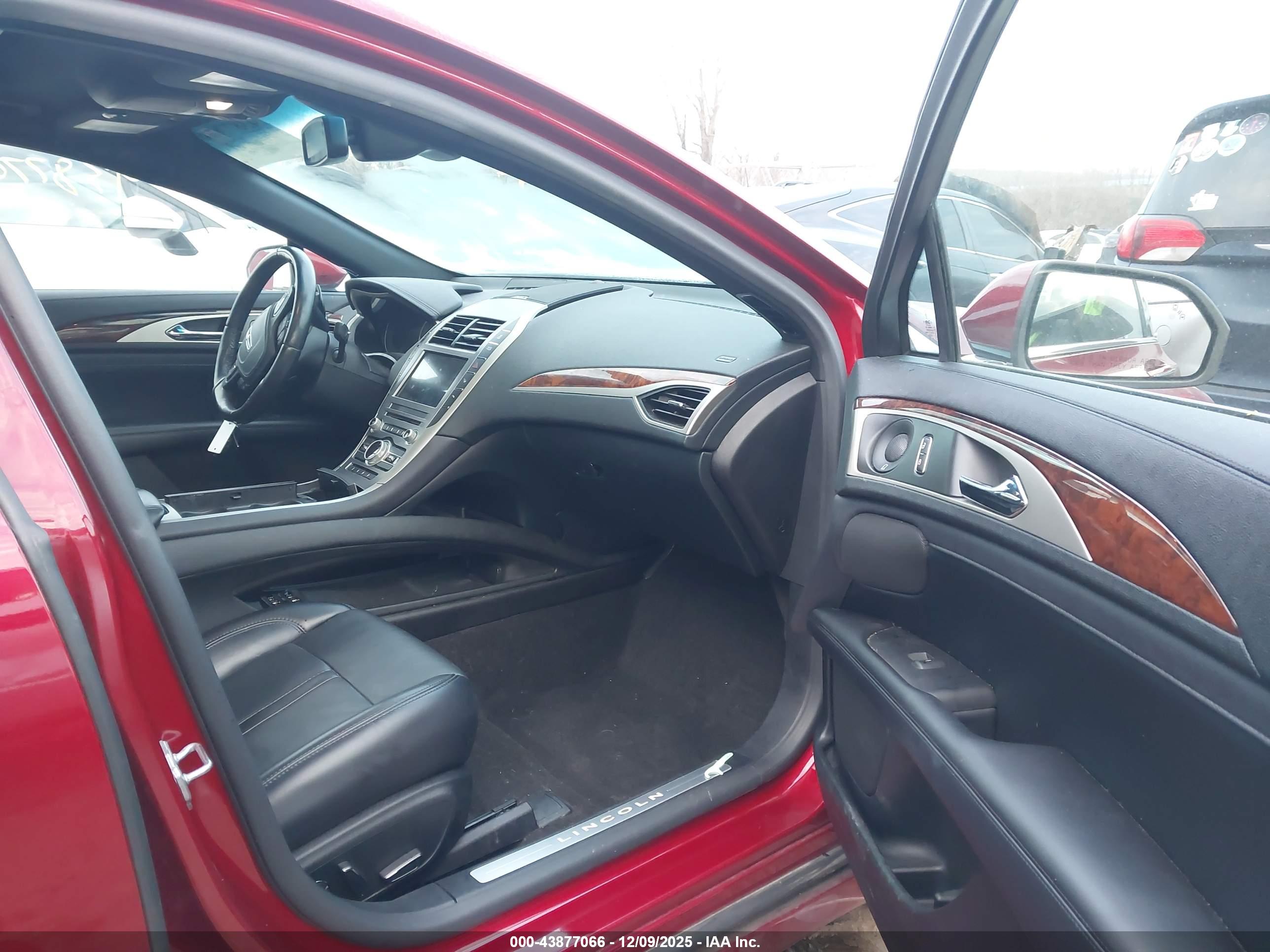 LINCOLN MKZ image 5
