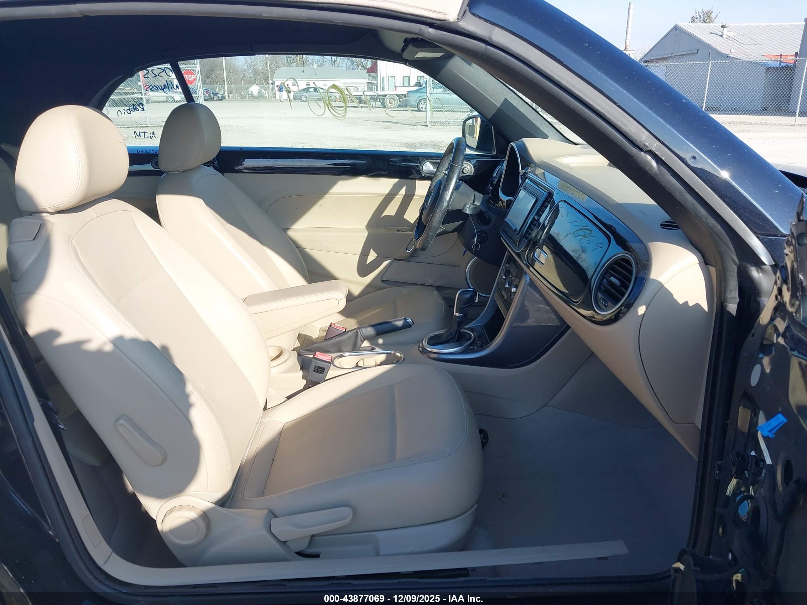 VOLKSWAGEN BEETLE image 5