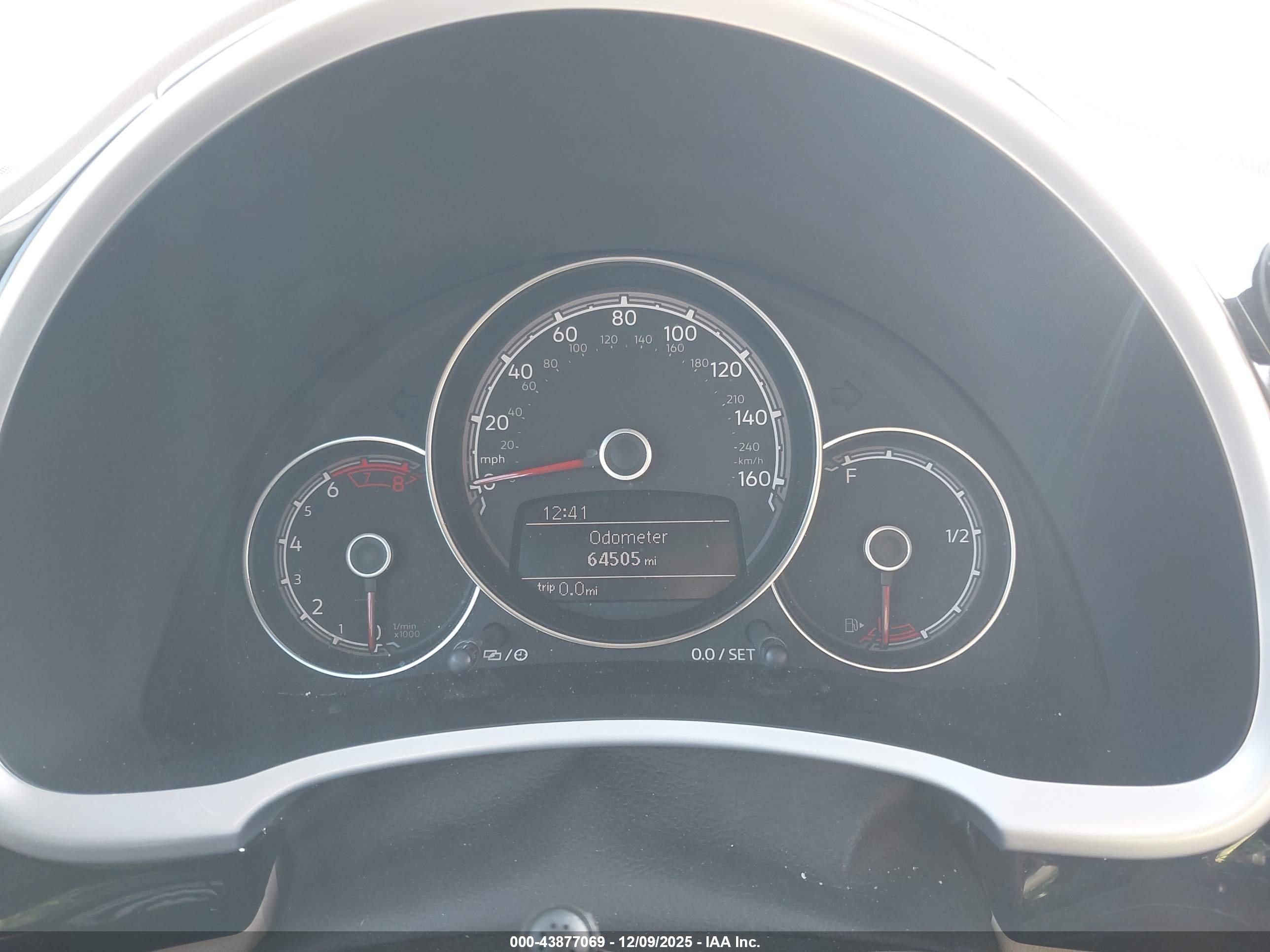 VOLKSWAGEN BEETLE image 7