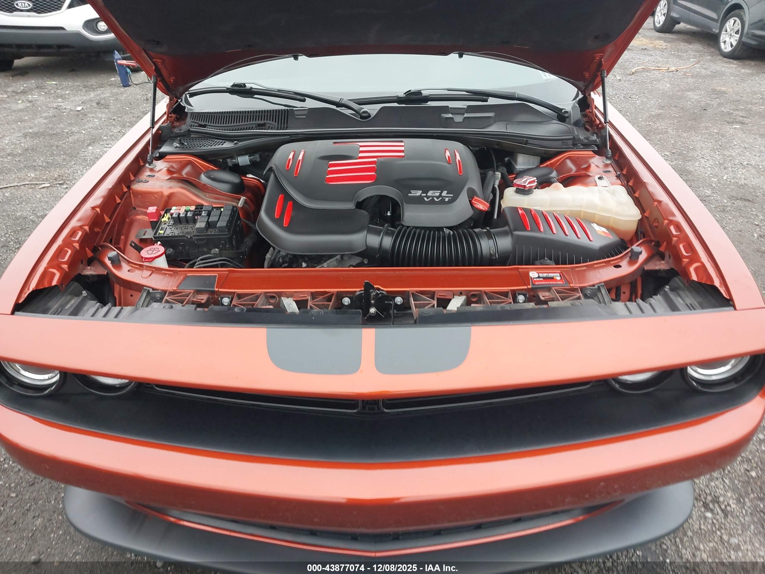 DODGE CHALLENGER image 10