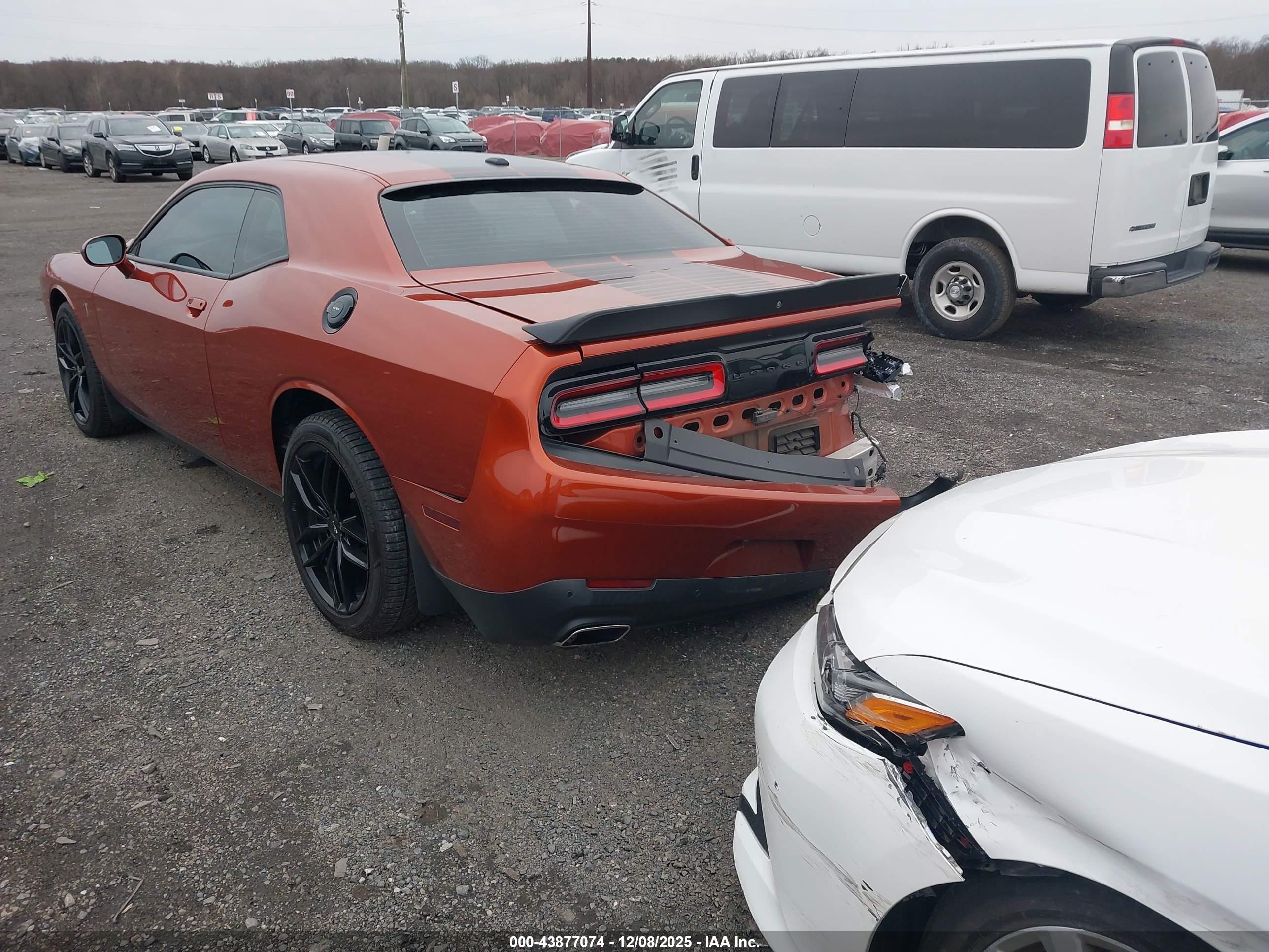 DODGE CHALLENGER image 3