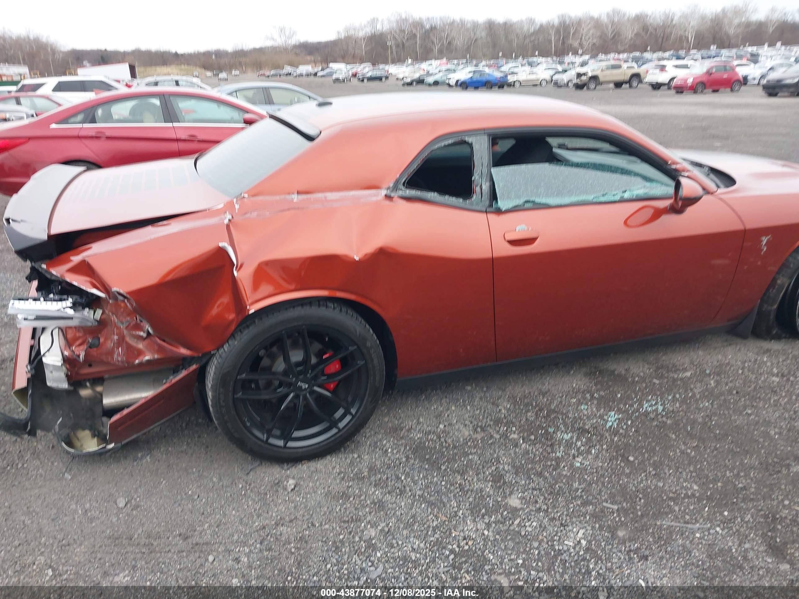 DODGE CHALLENGER image 6