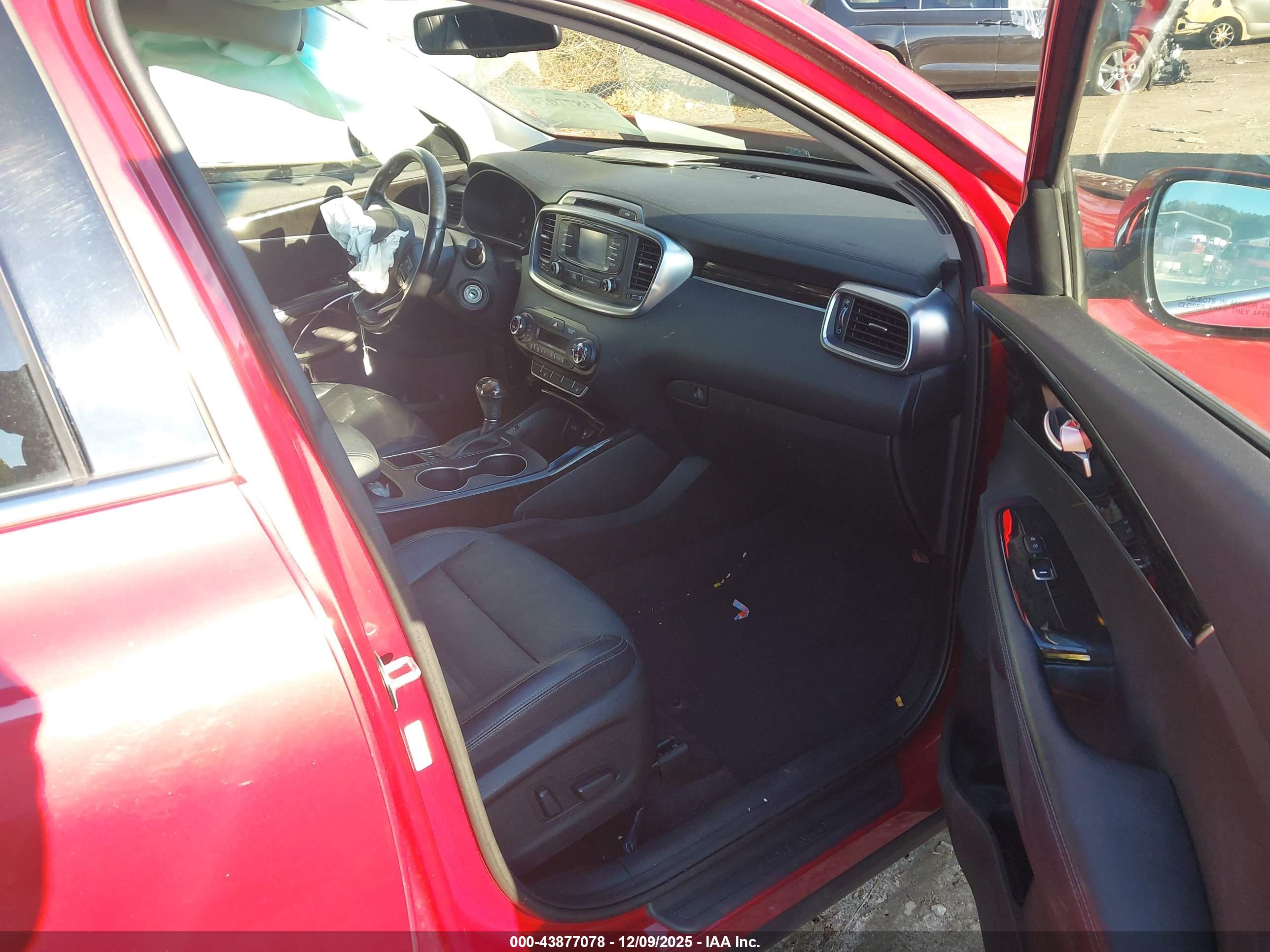 KIA SORENTO image 5