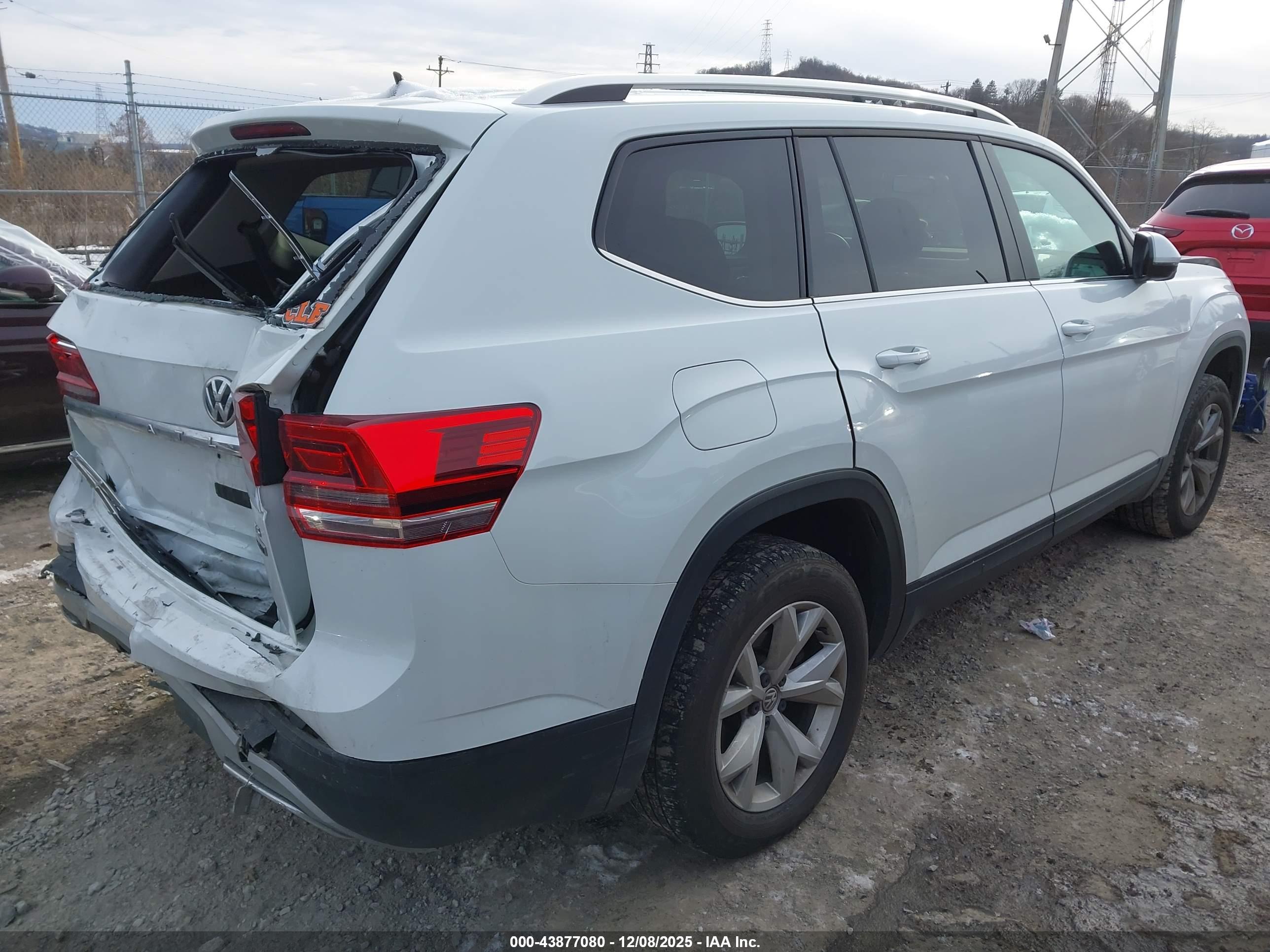 VOLKSWAGEN ATLAS image 4