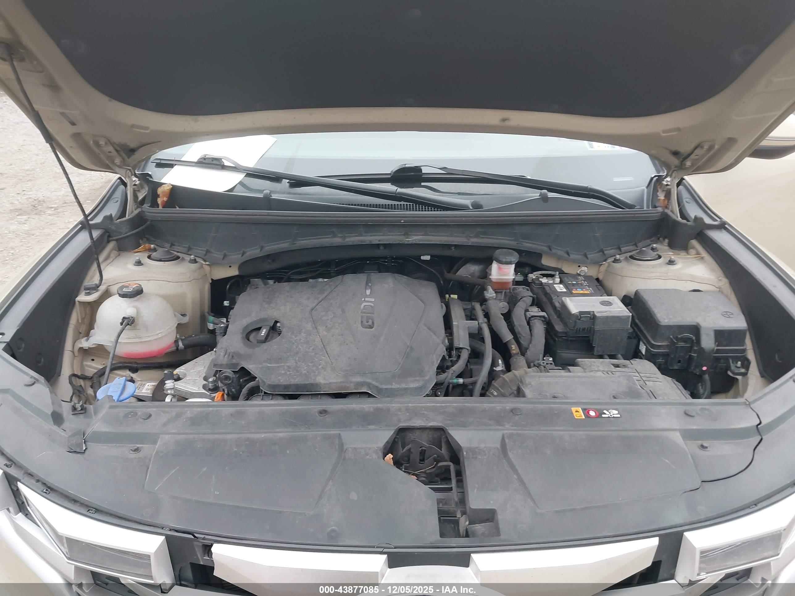 HYUNDAI SANTA image 10