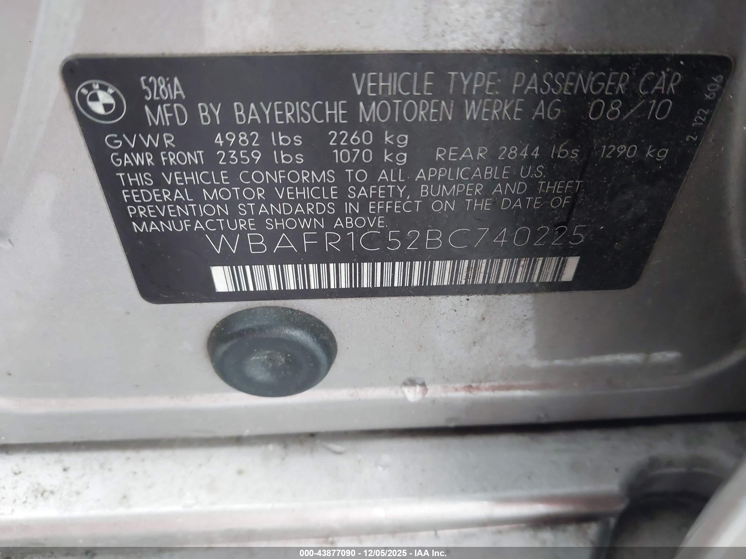 BMW 528I image 9