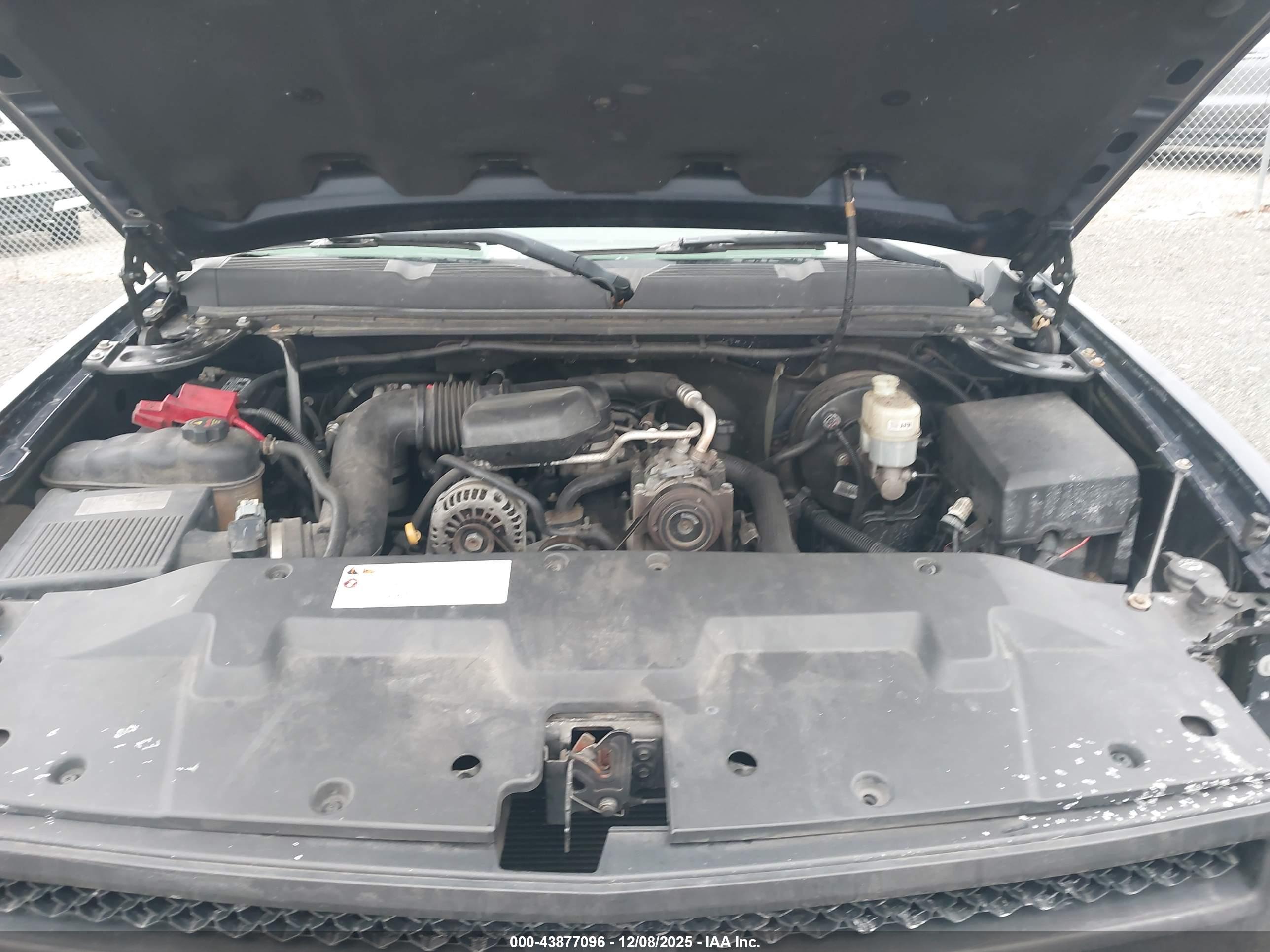 CHEVROLET SILVERADO image 10