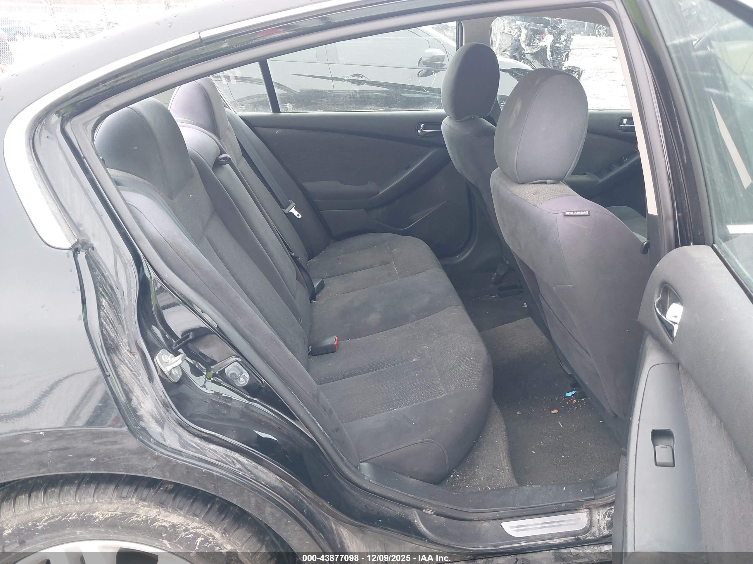 NISSAN ALTIMA image 8