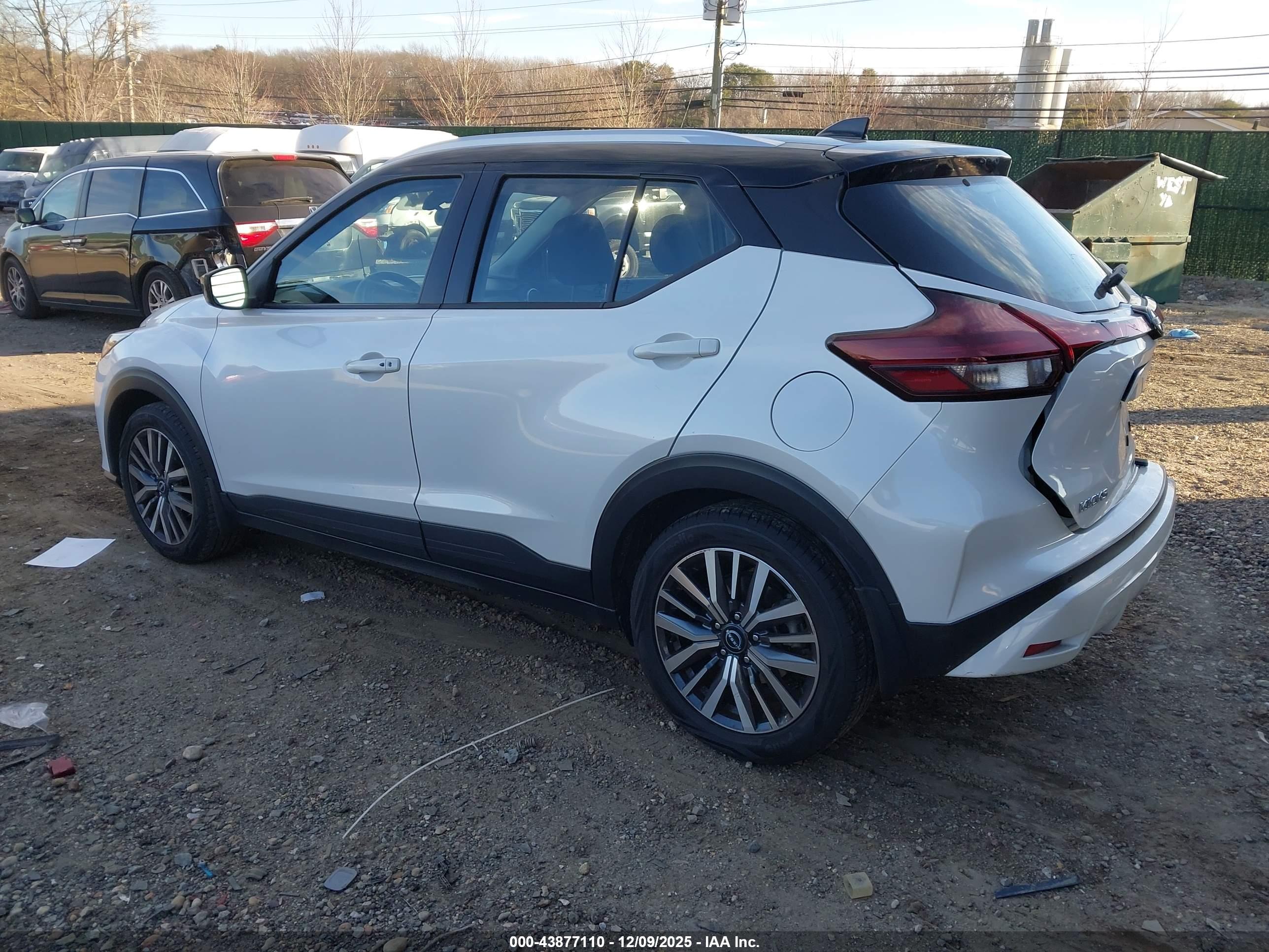 NISSAN KICKS image 3