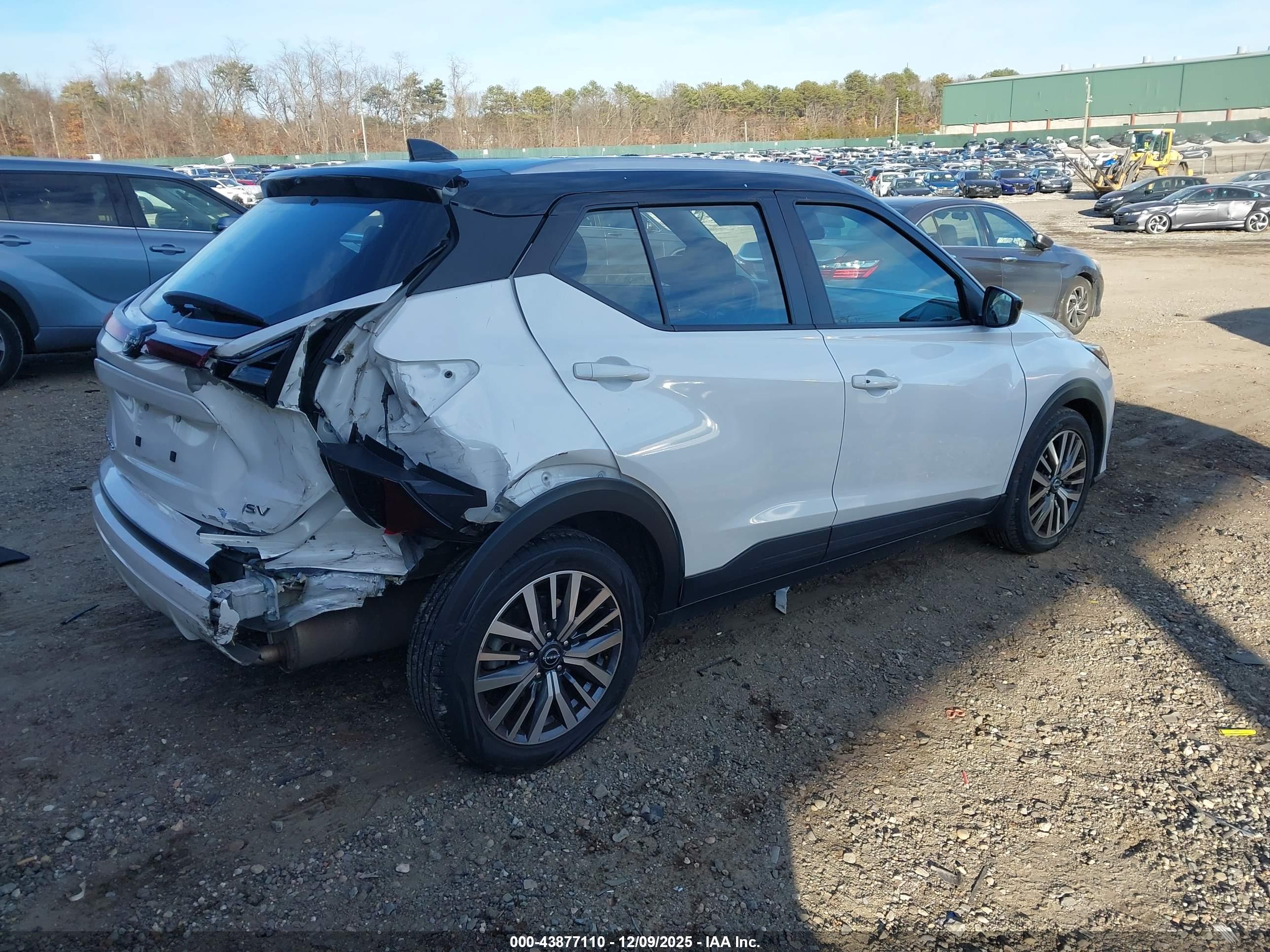 NISSAN KICKS image 4