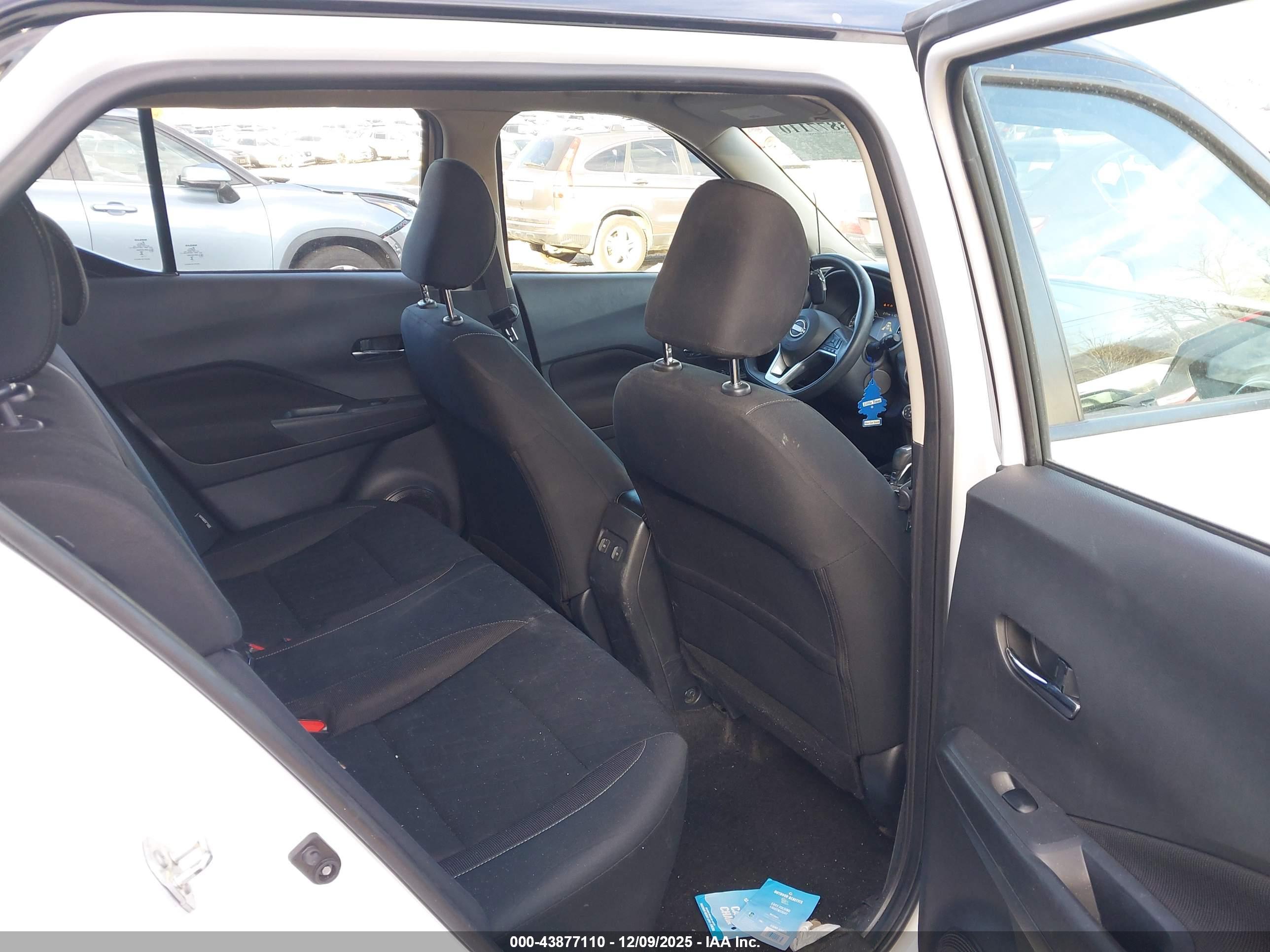 NISSAN KICKS image 8
