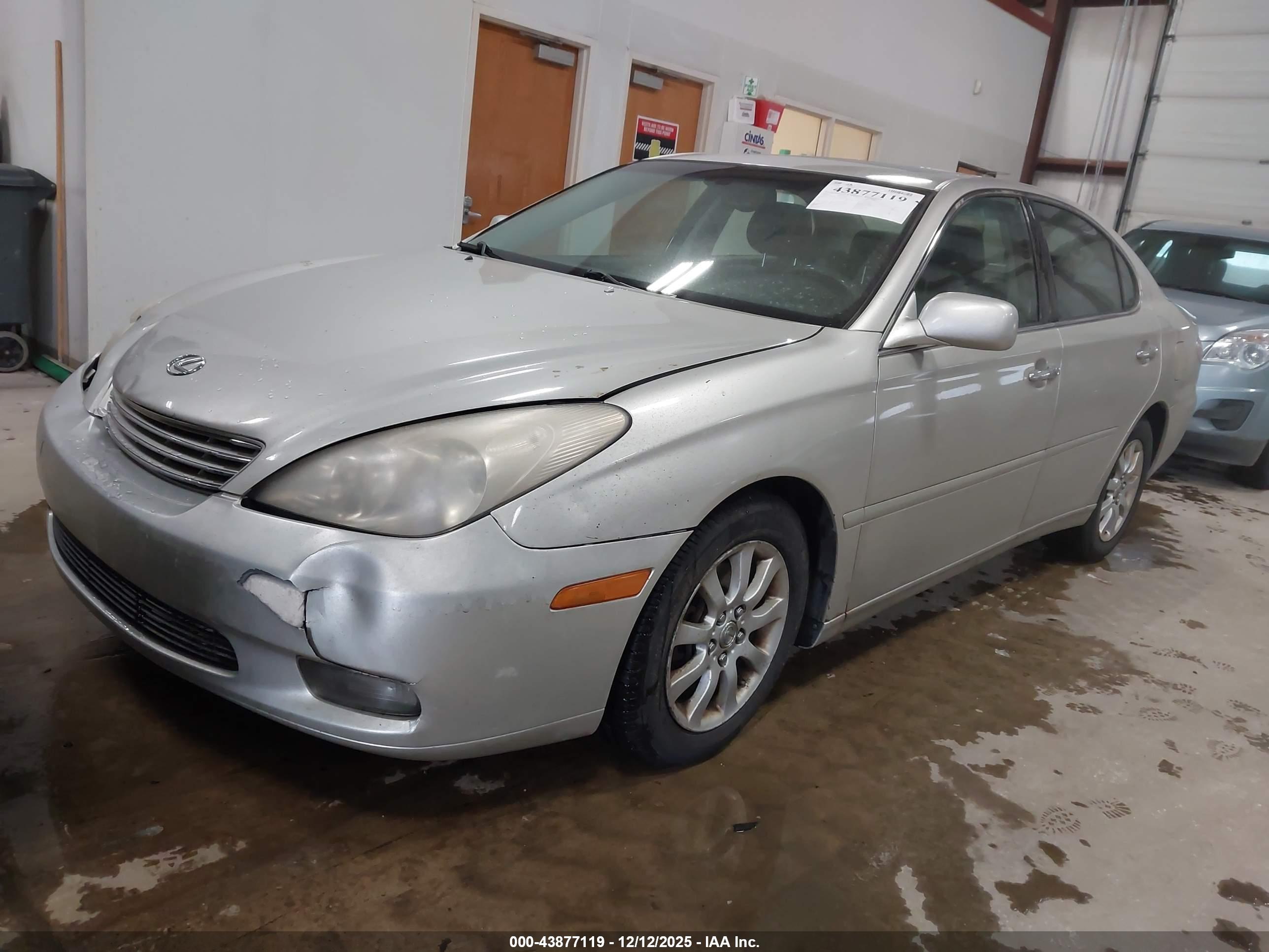 LEXUS ES image 2