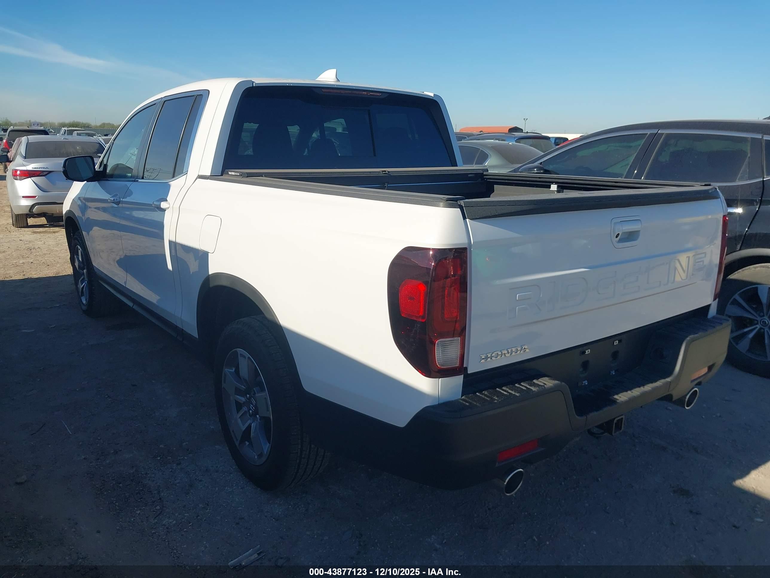 HONDA RIDGELINE image 3