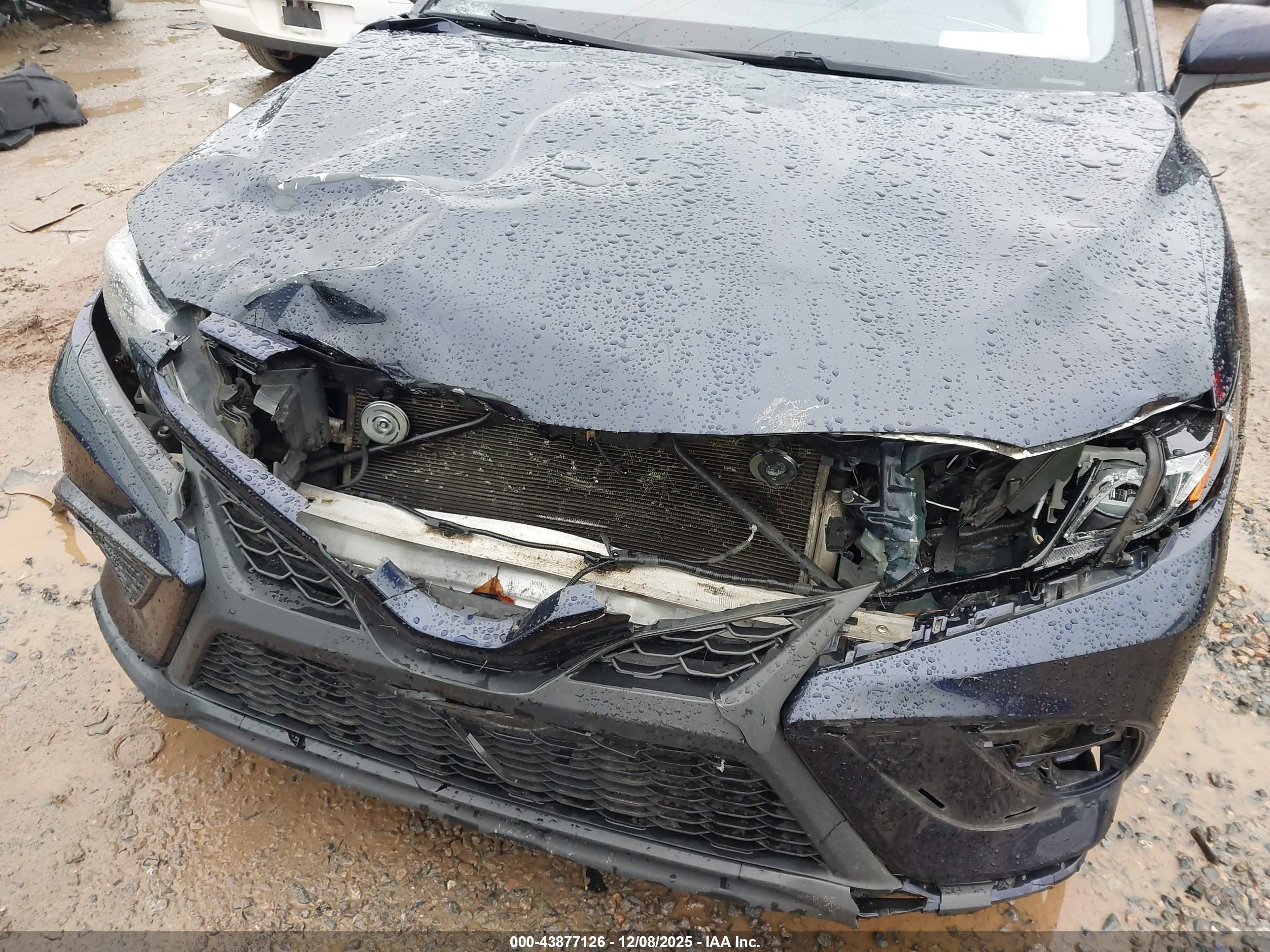 TOYOTA CAMRY image 6