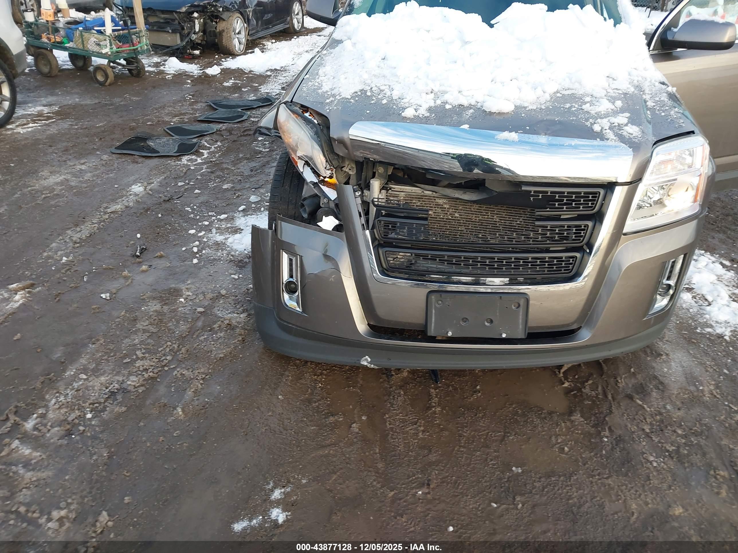 GMC TERRAIN image 6