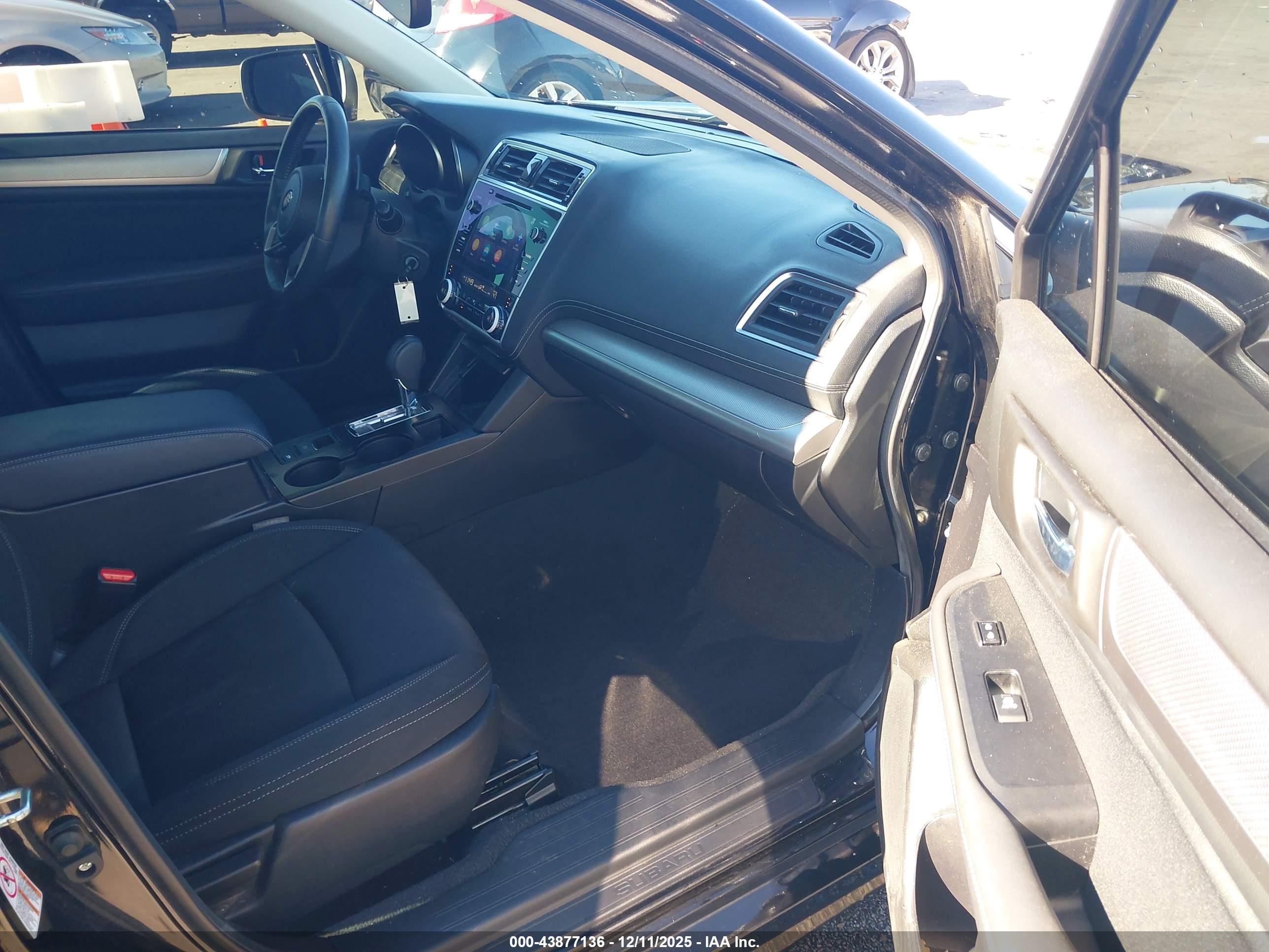 SUBARU LEGACY image 5