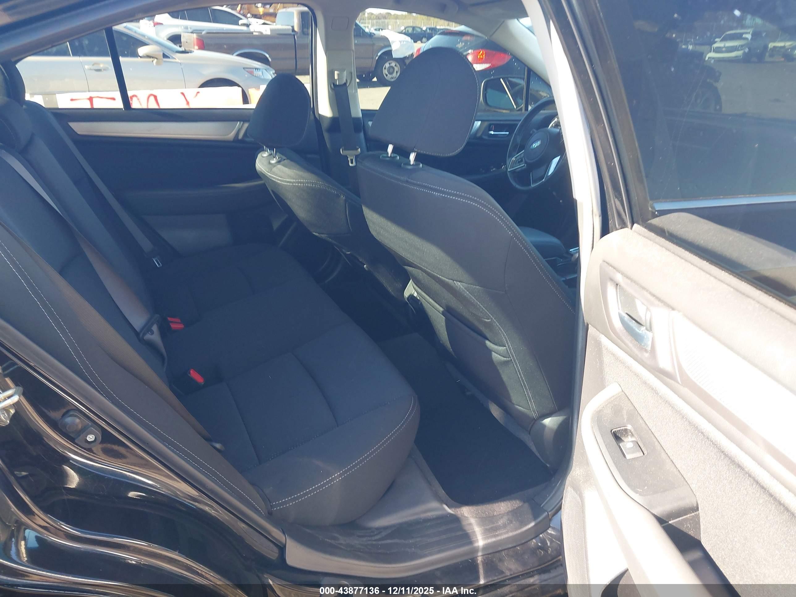 SUBARU LEGACY image 8