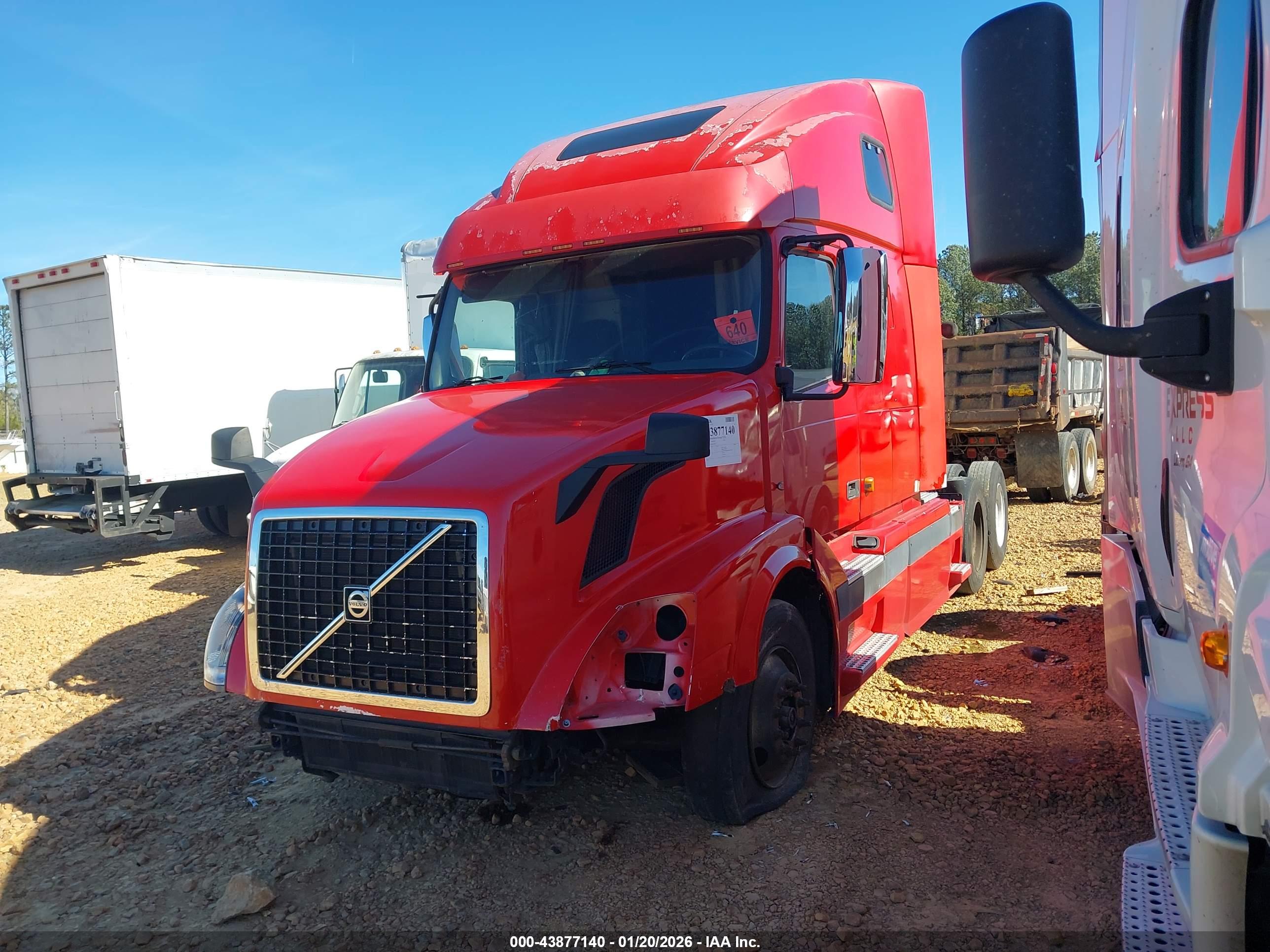 VOLVO VN image 2