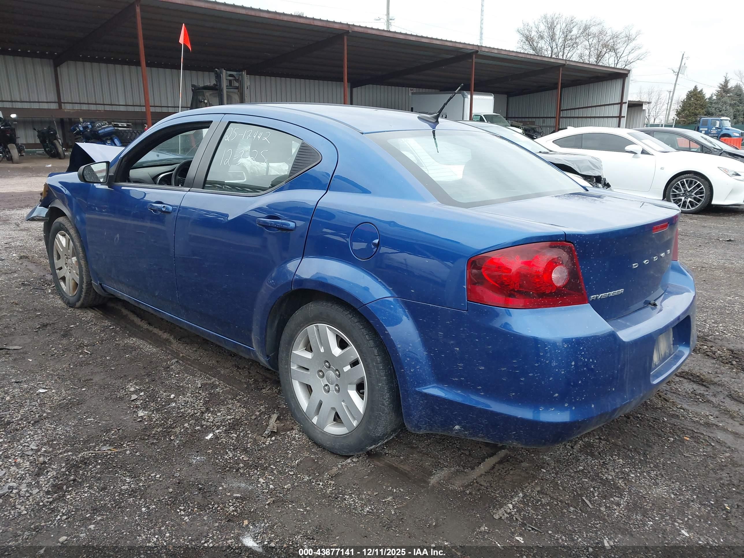 DODGE AVENGER image 3