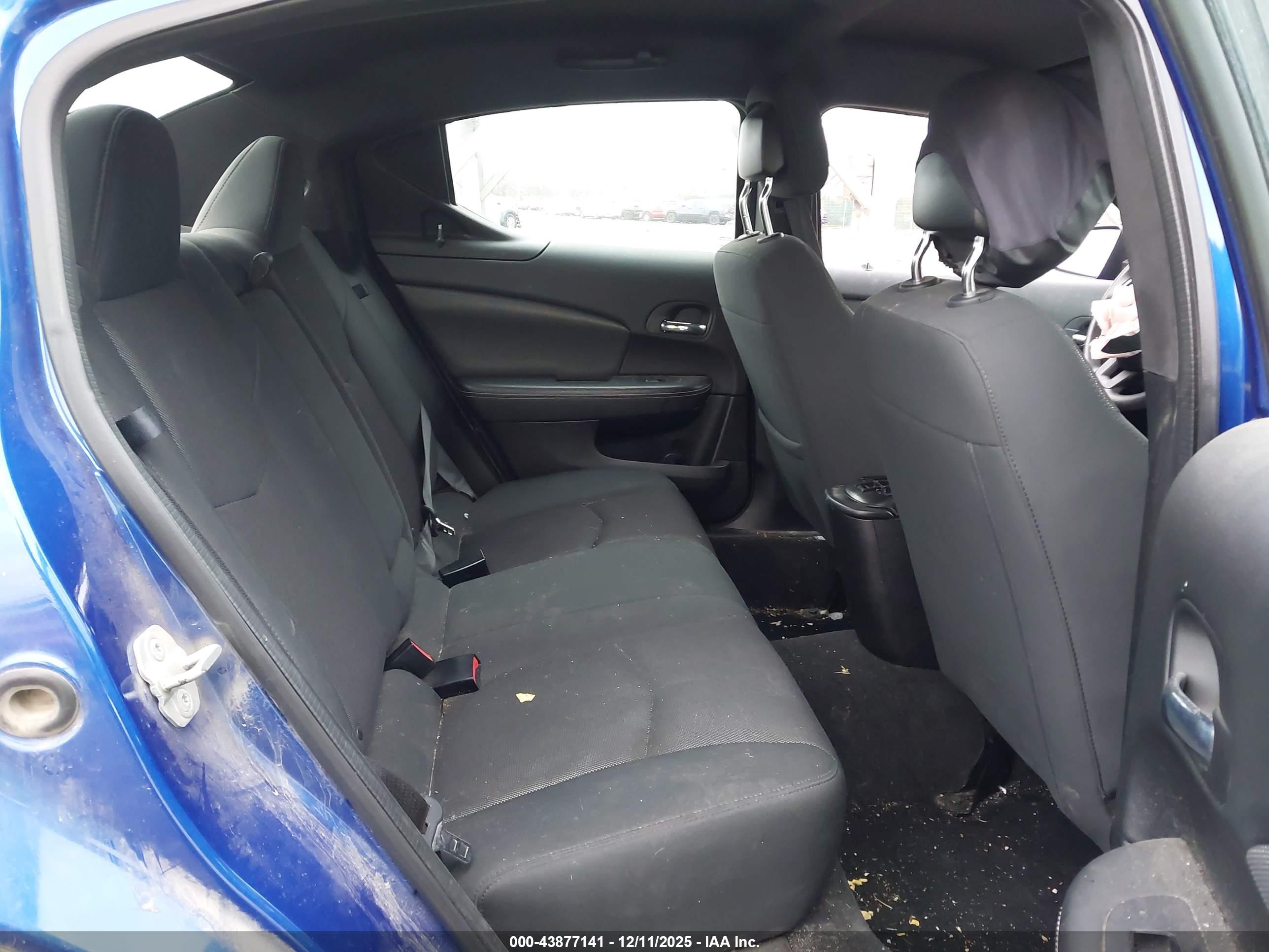 DODGE AVENGER image 8