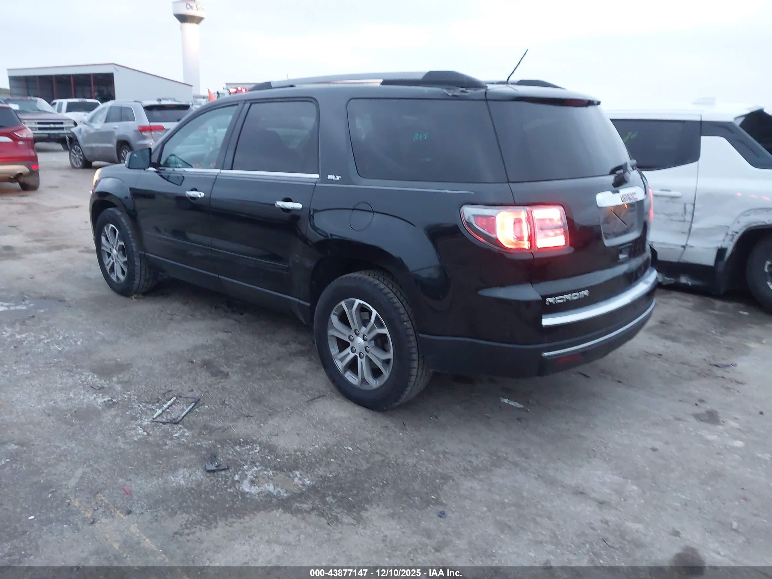 GMC ACADIA image 3