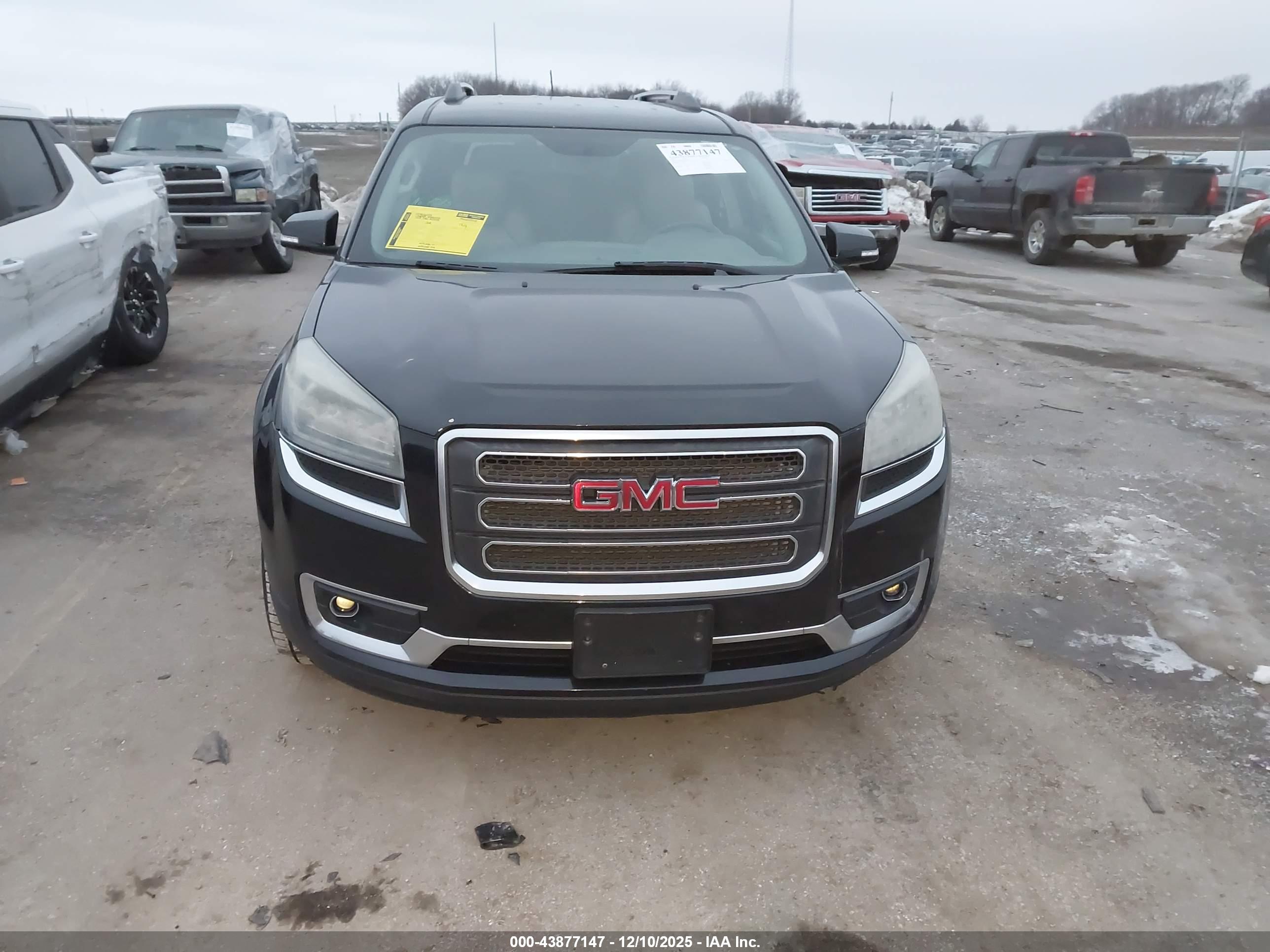 GMC ACADIA image 6