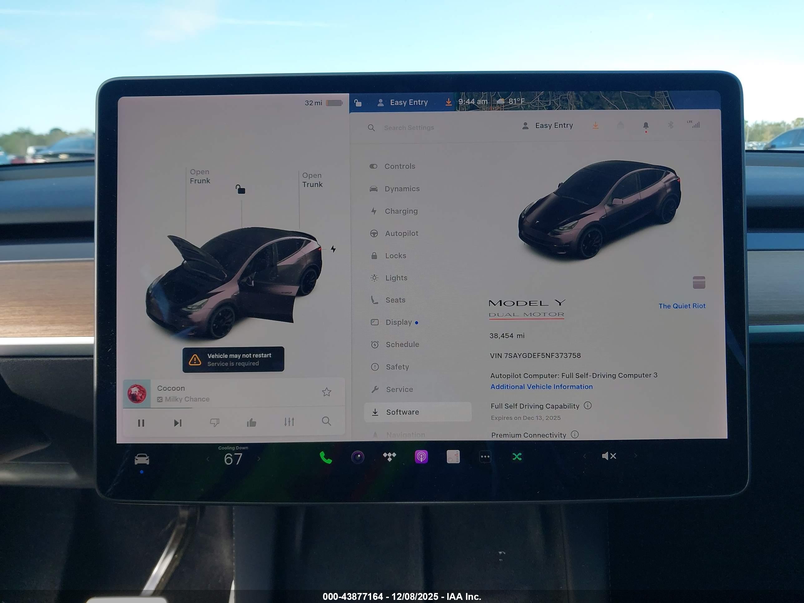 TESLA MODEL image 7