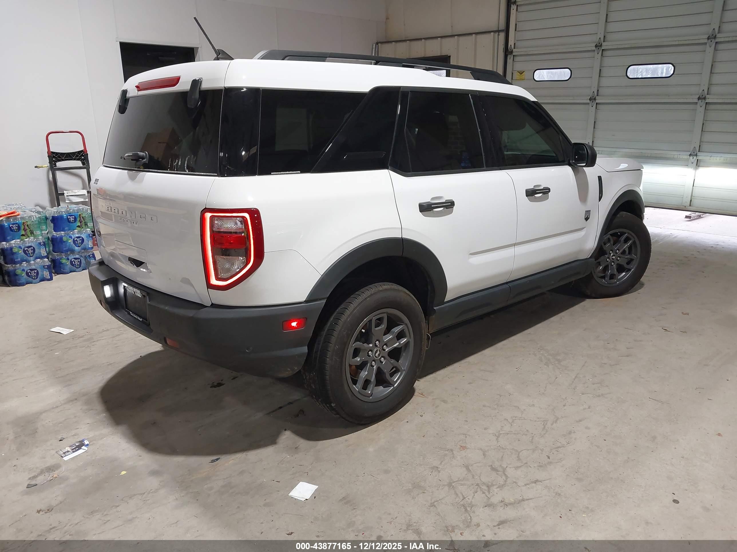 FORD BRONCO image 4