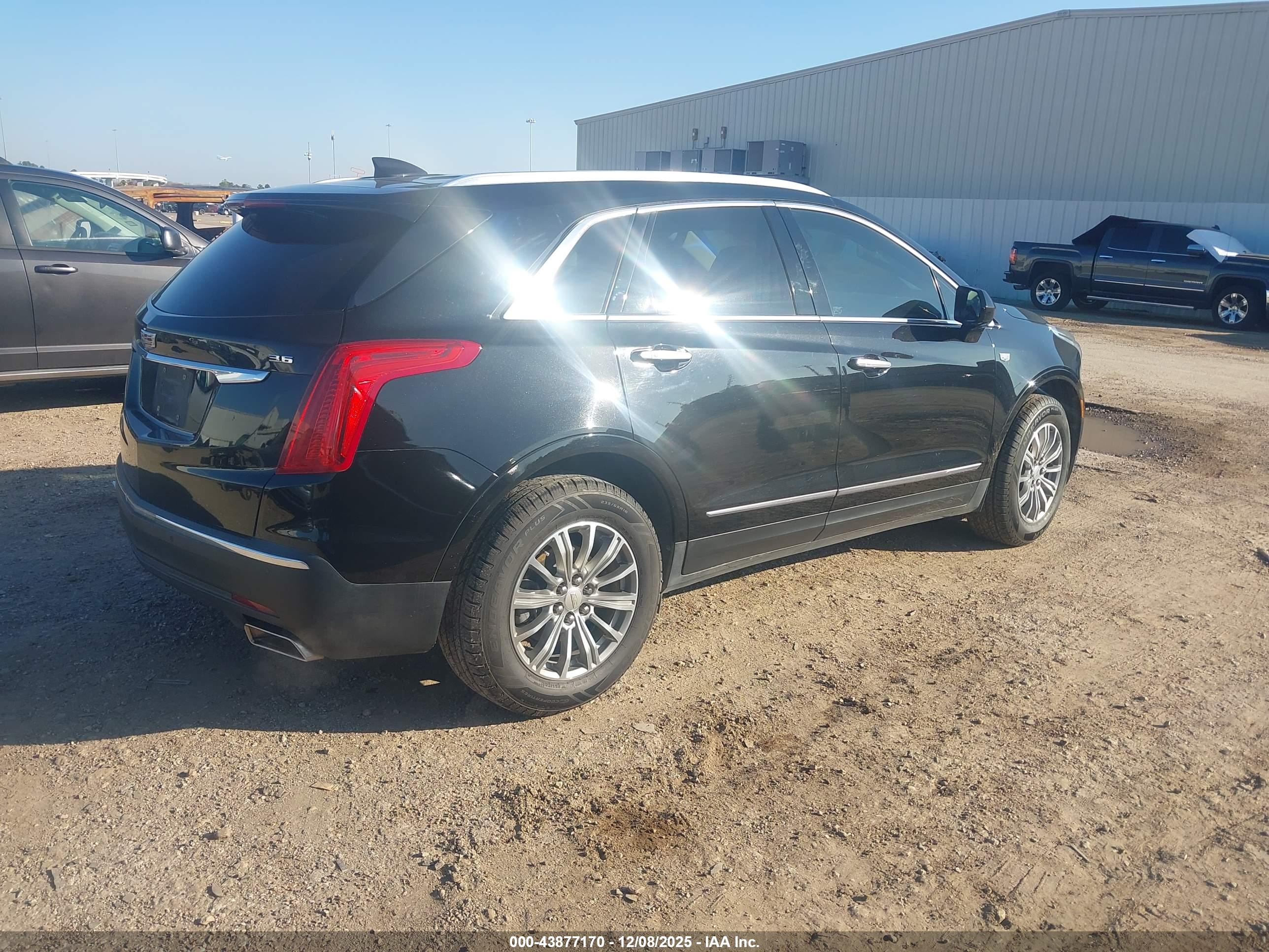 CADILLAC XT5 image 4