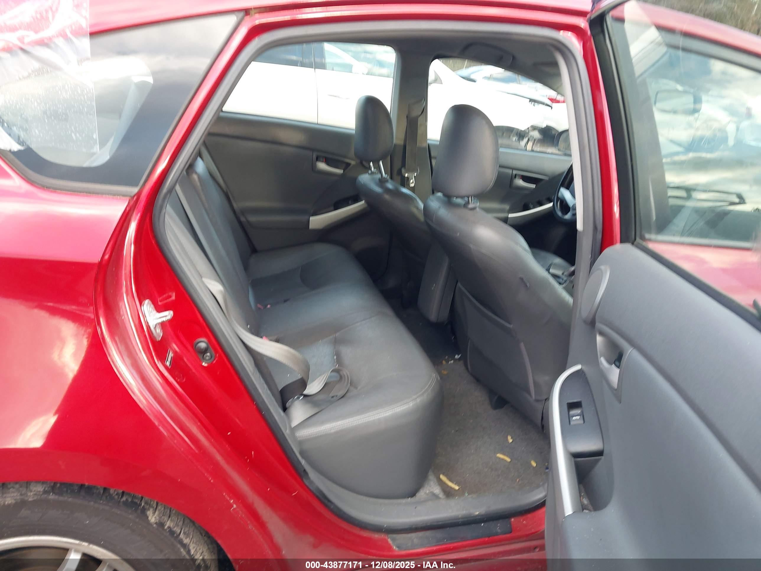 TOYOTA PRIUS image 8