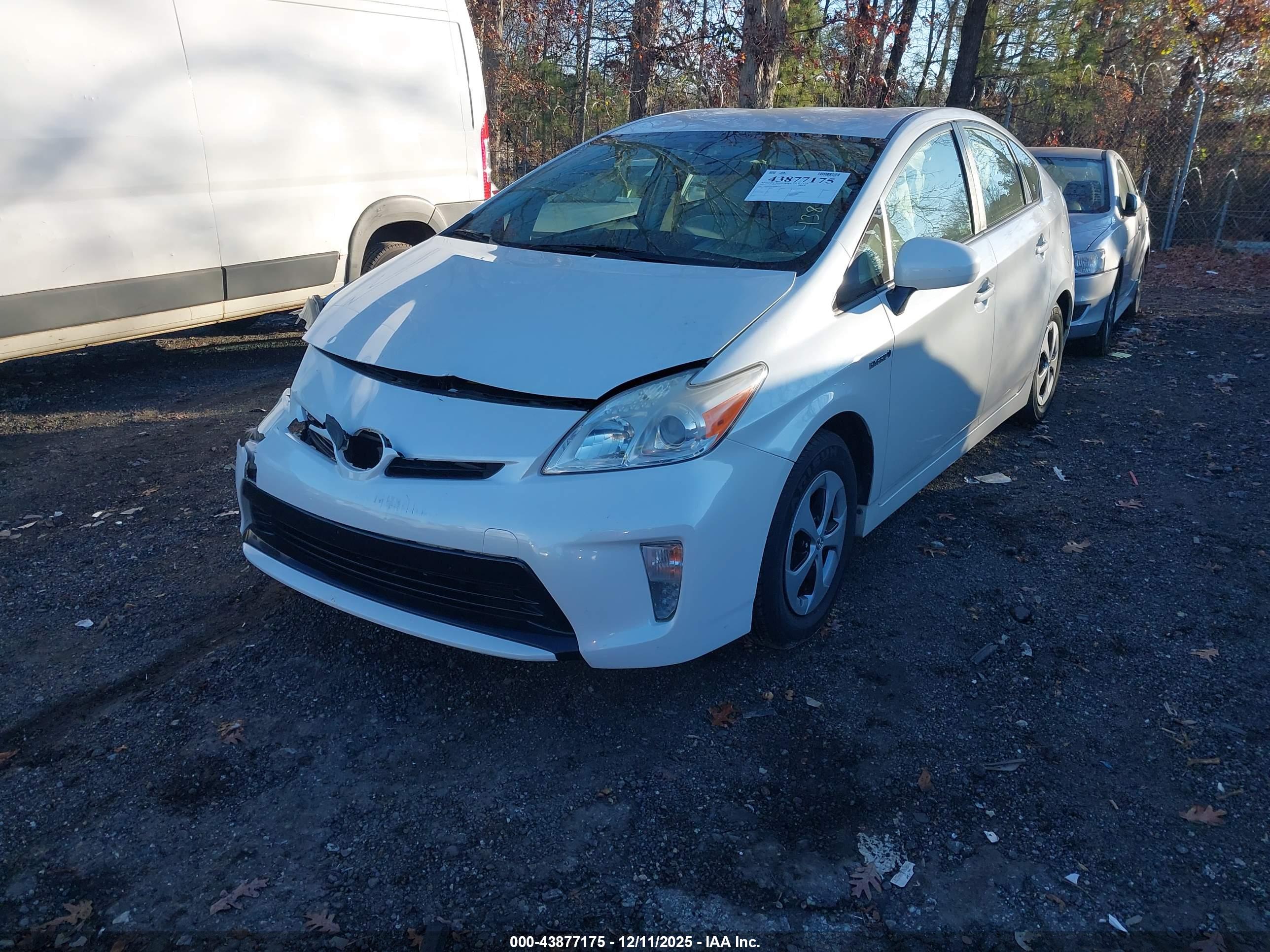 TOYOTA PRIUS image 2