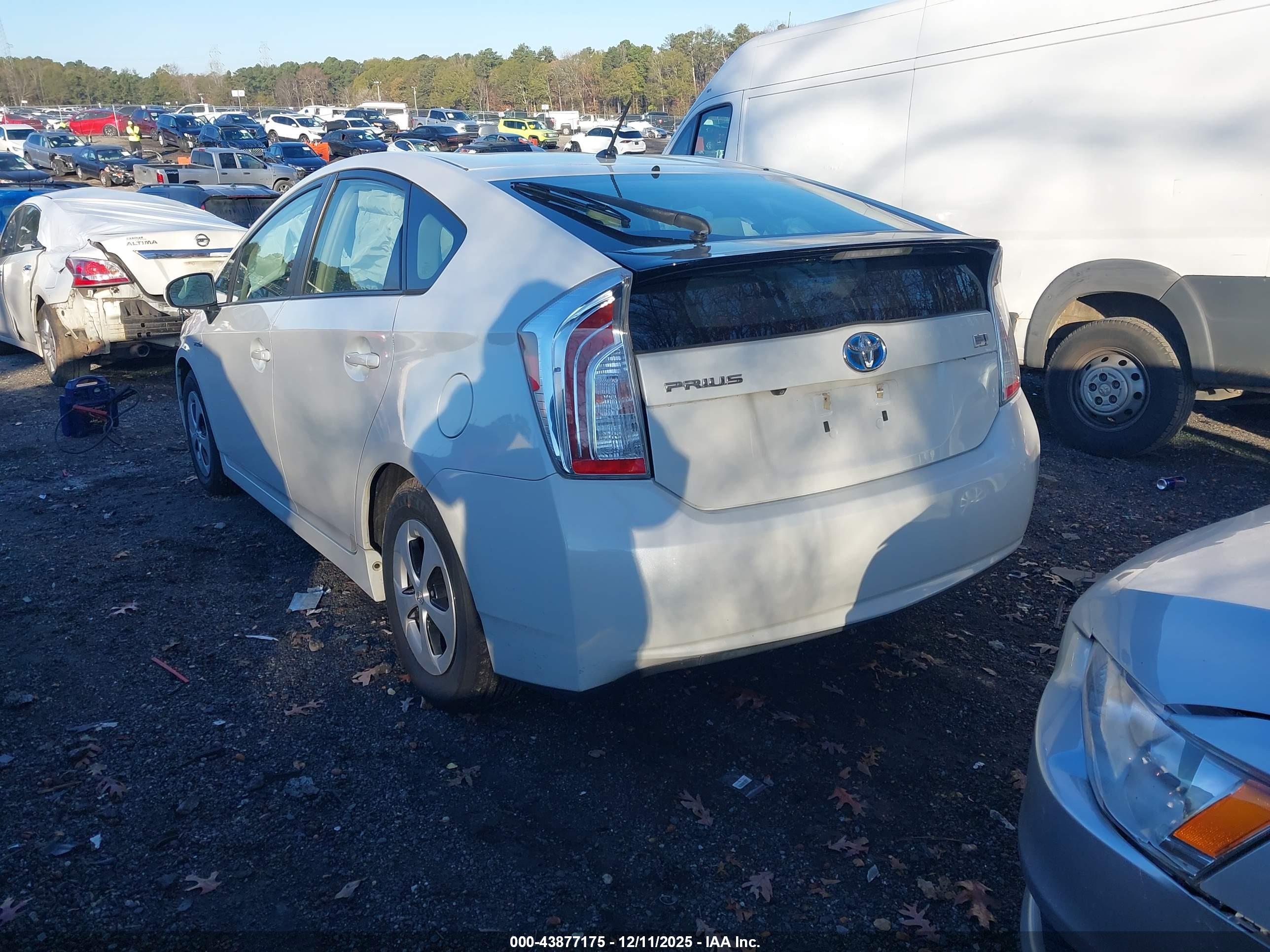 TOYOTA PRIUS image 3