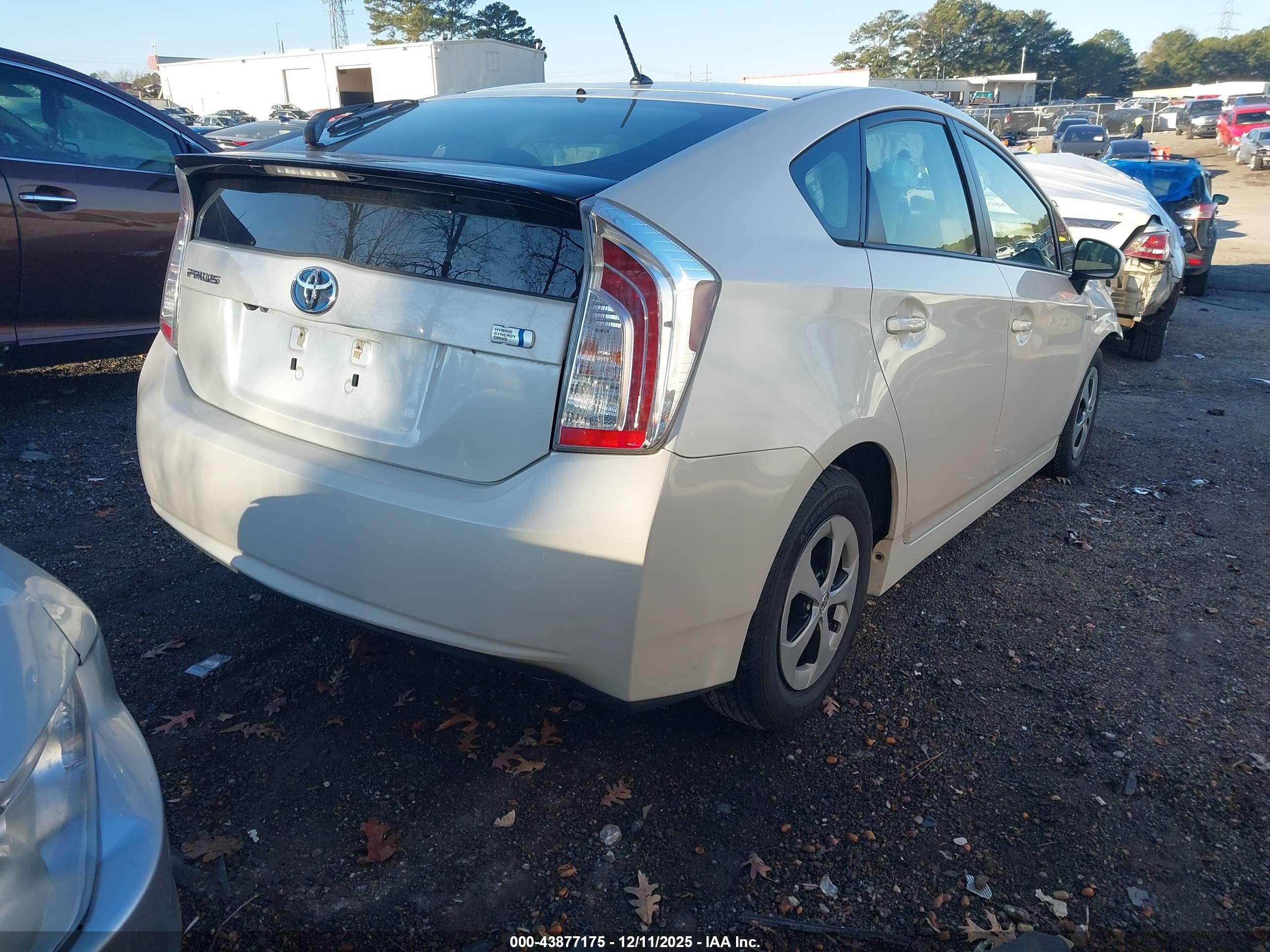 TOYOTA PRIUS image 4