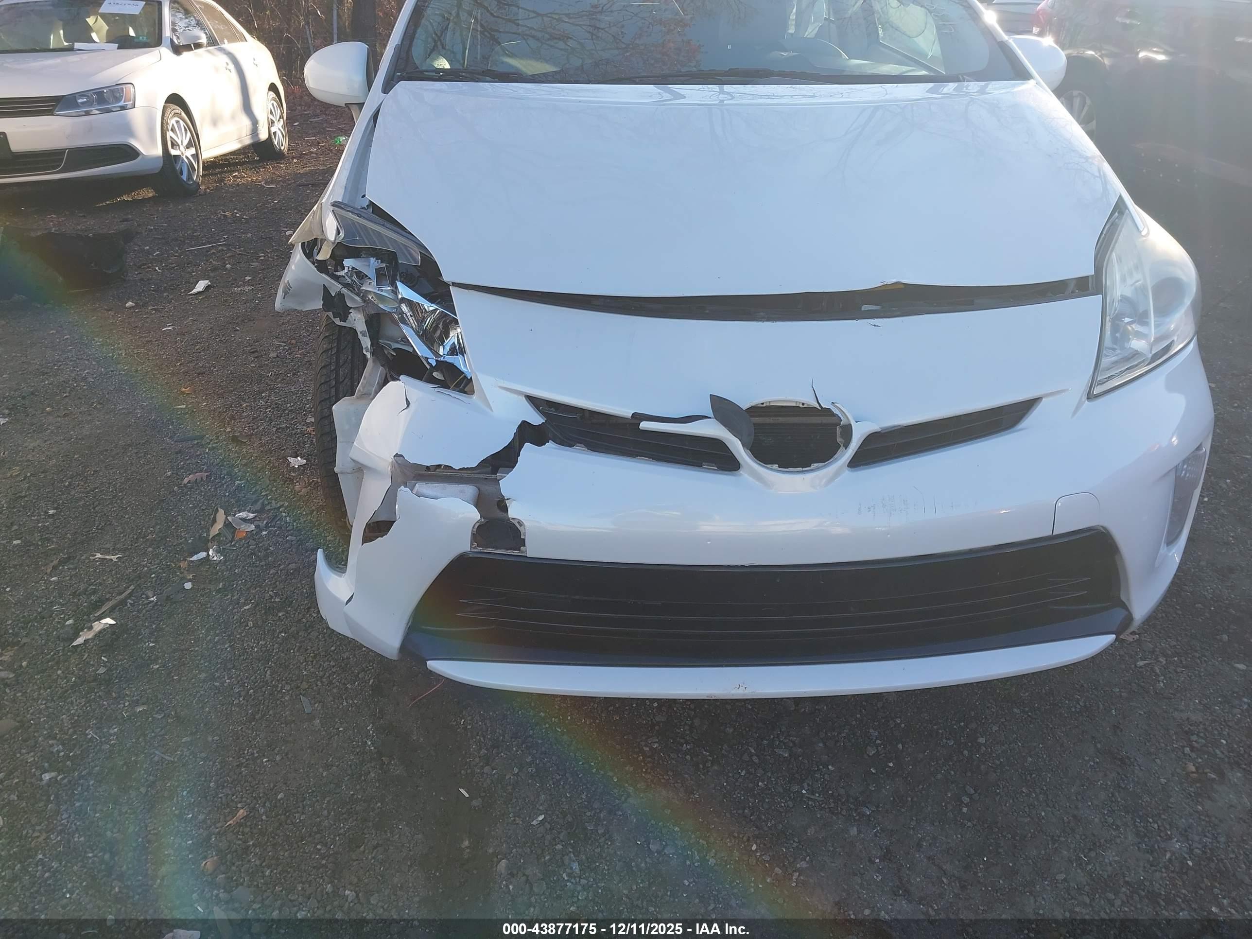 TOYOTA PRIUS image 6
