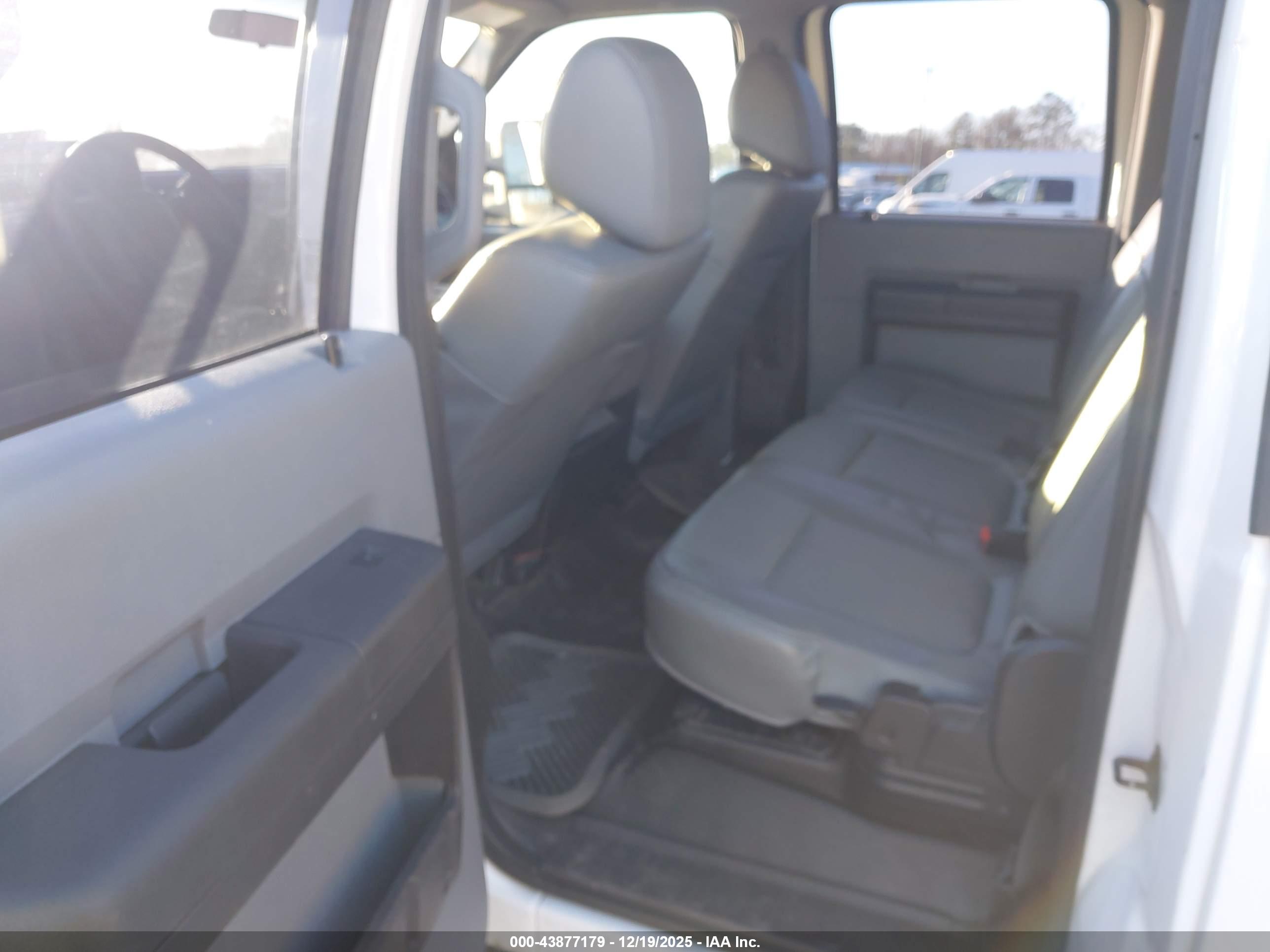 FORD F-350 image 8
