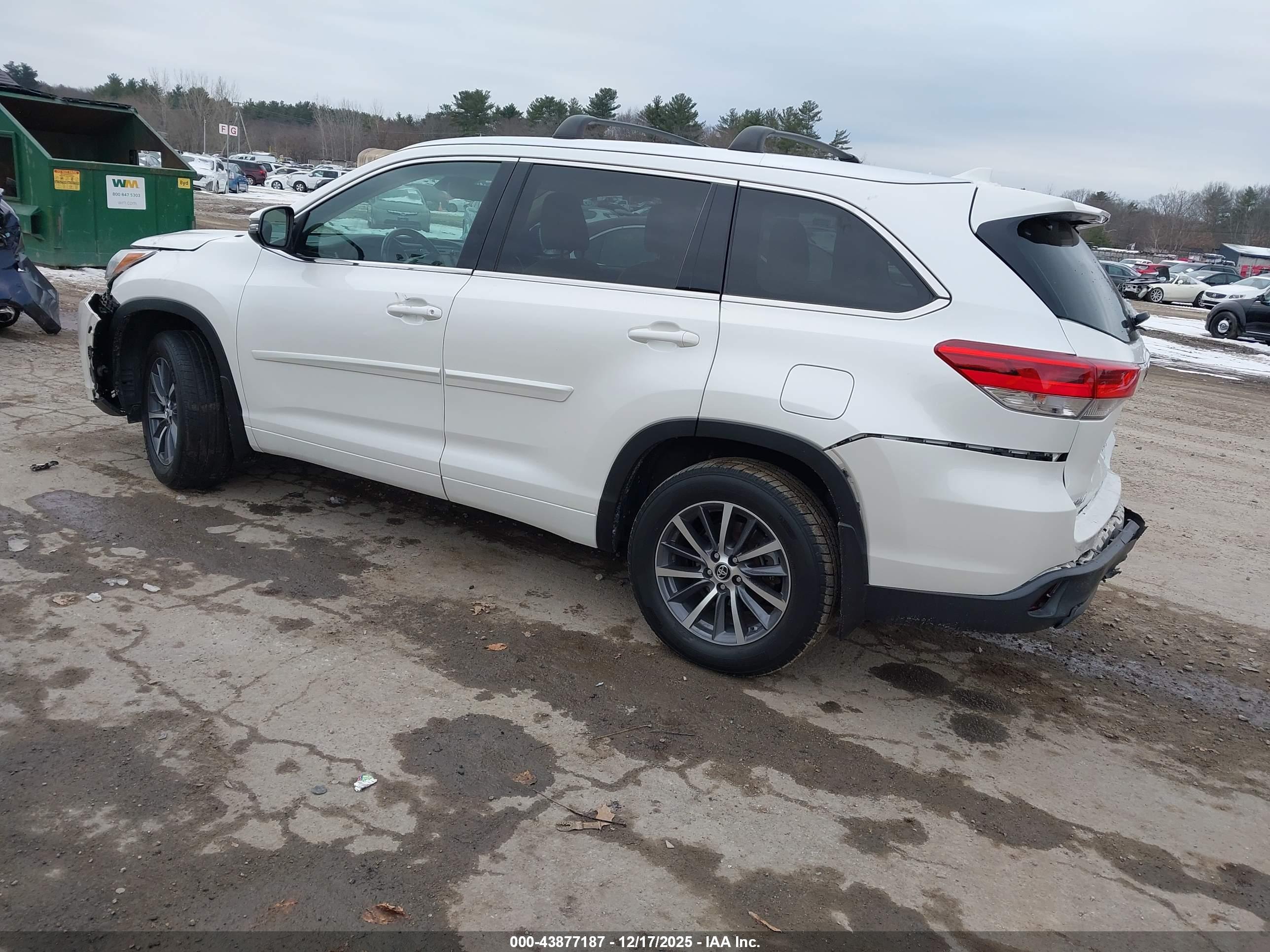 TOYOTA HIGHLANDER image 3