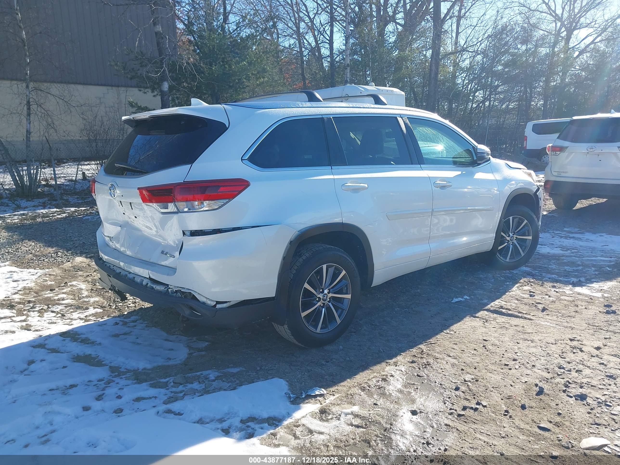 TOYOTA HIGHLANDER image 4