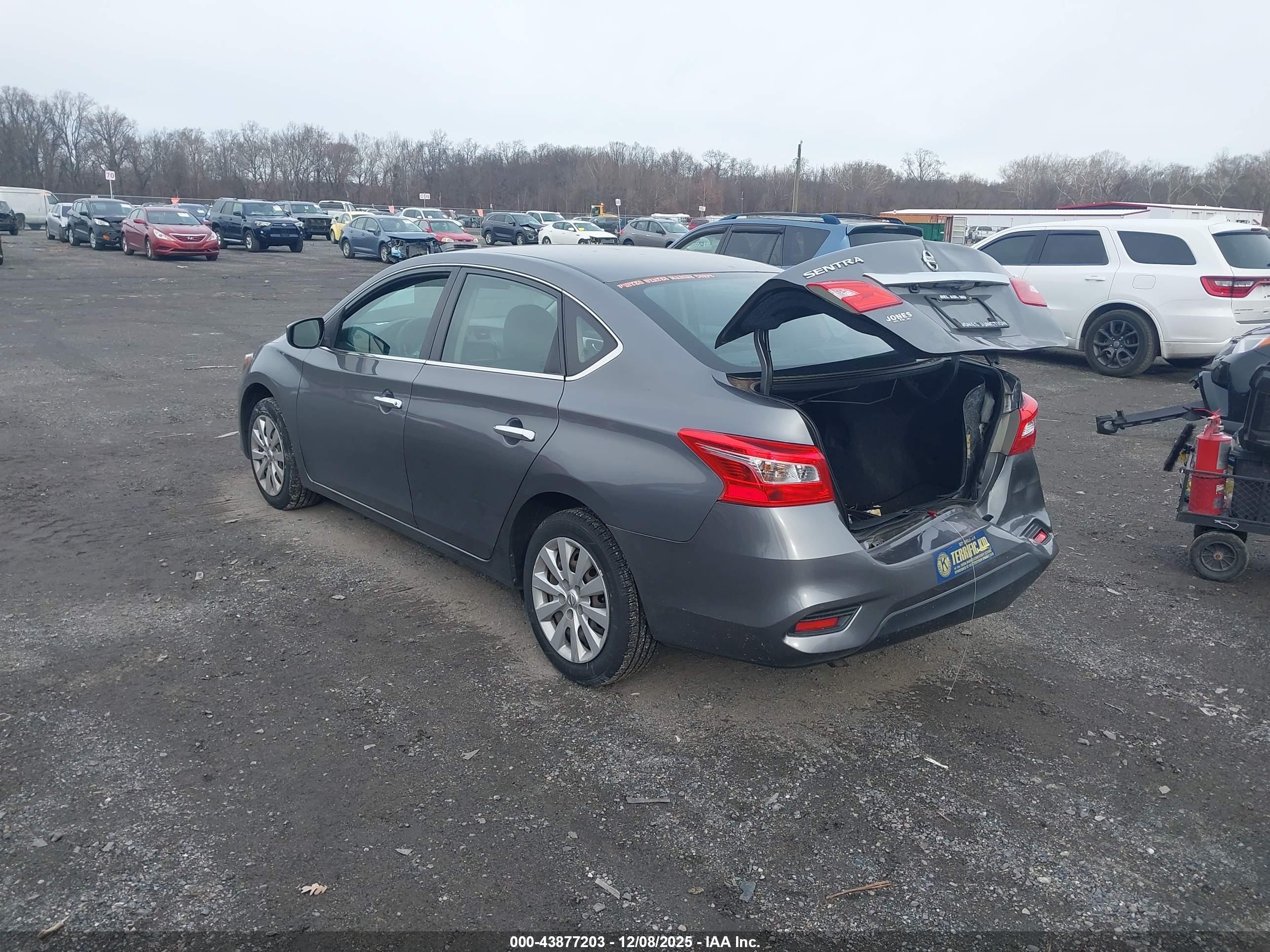 NISSAN SENTRA image 3