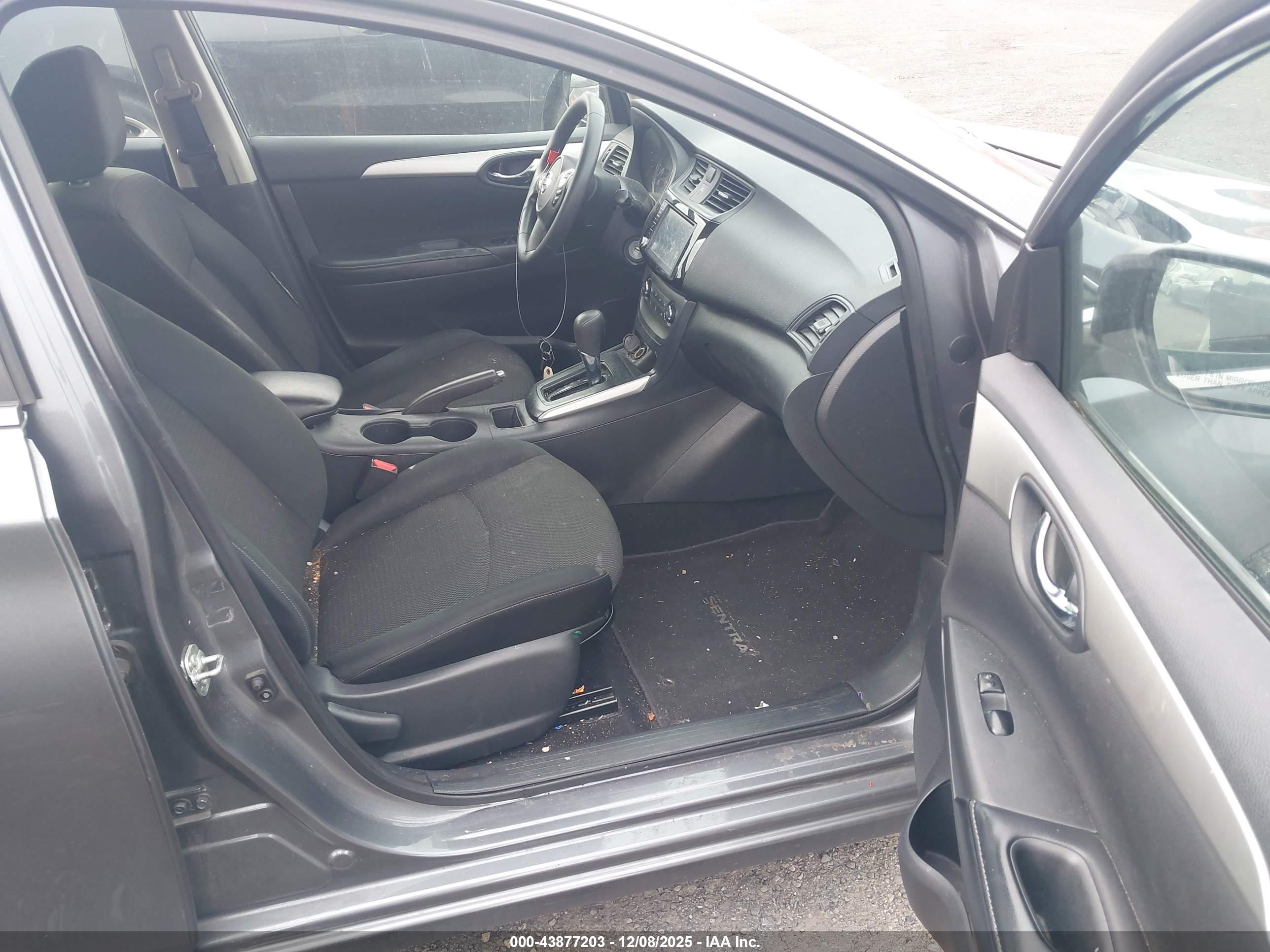 NISSAN SENTRA image 5