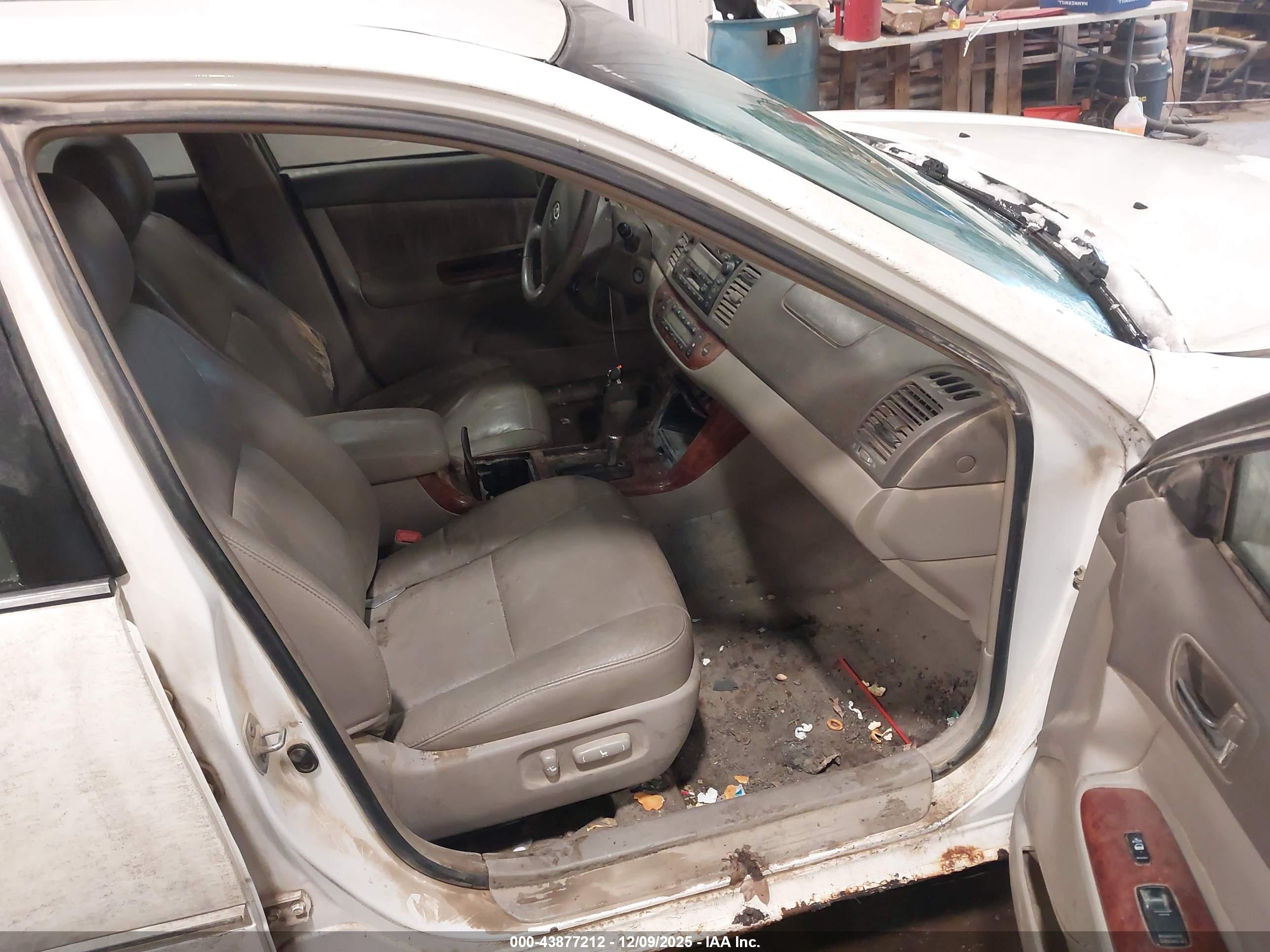 TOYOTA CAMRY image 5