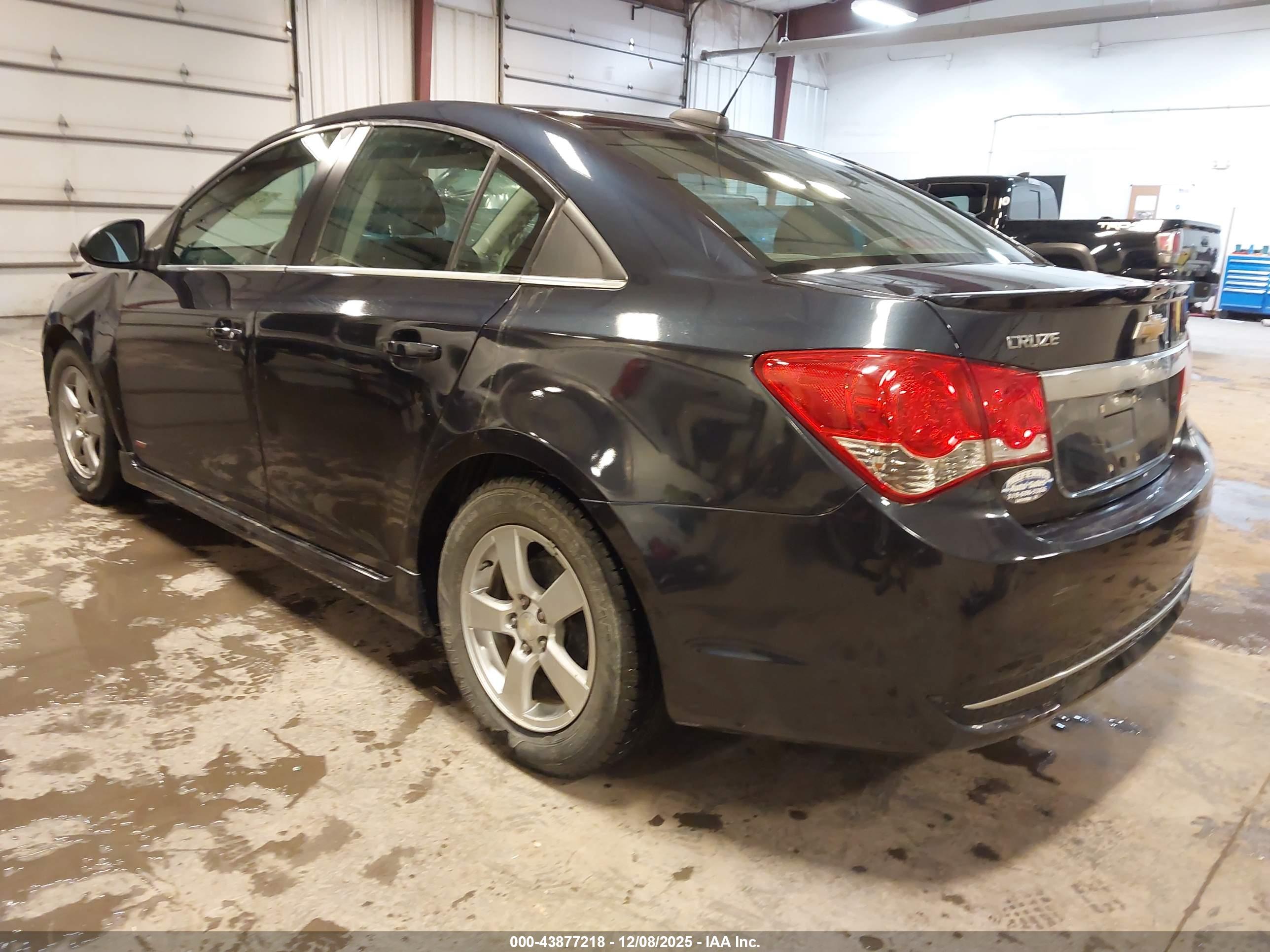 CHEVROLET CRUZE image 3