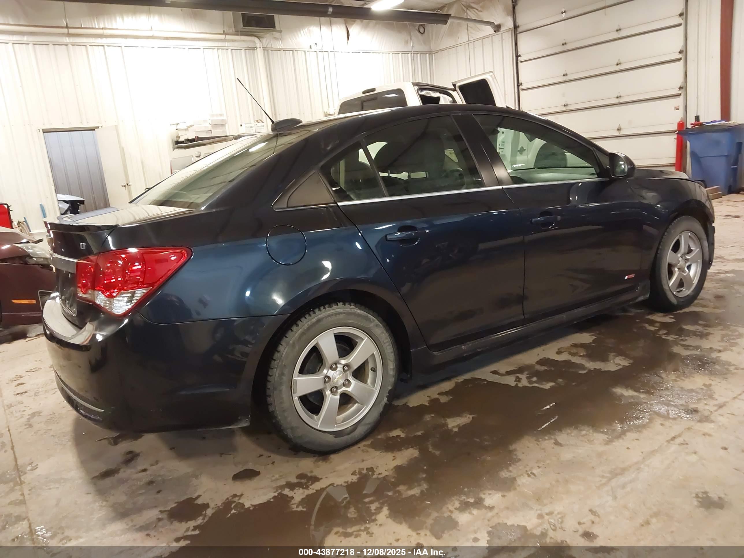 CHEVROLET CRUZE image 4