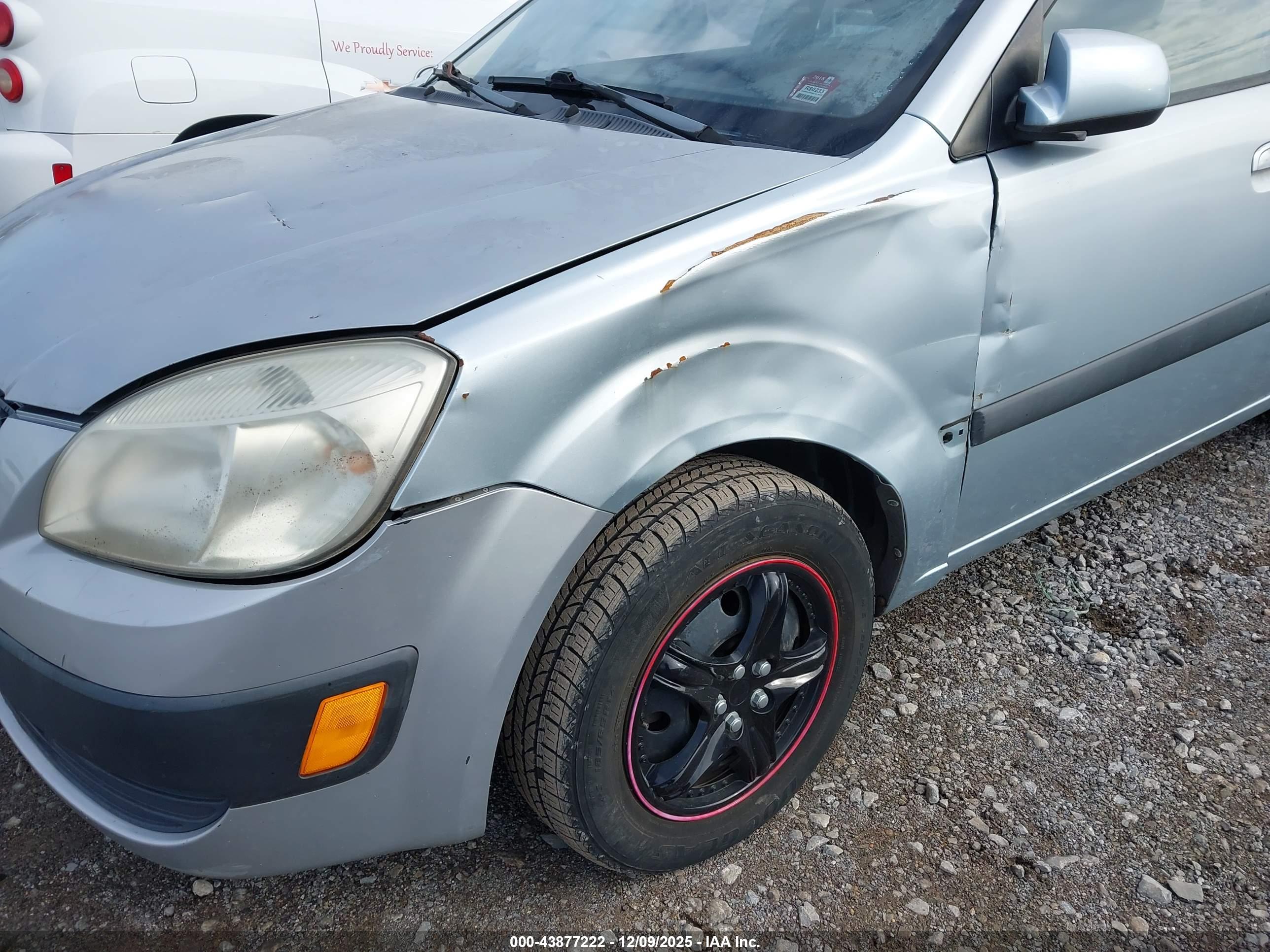 KIA RIO image 6