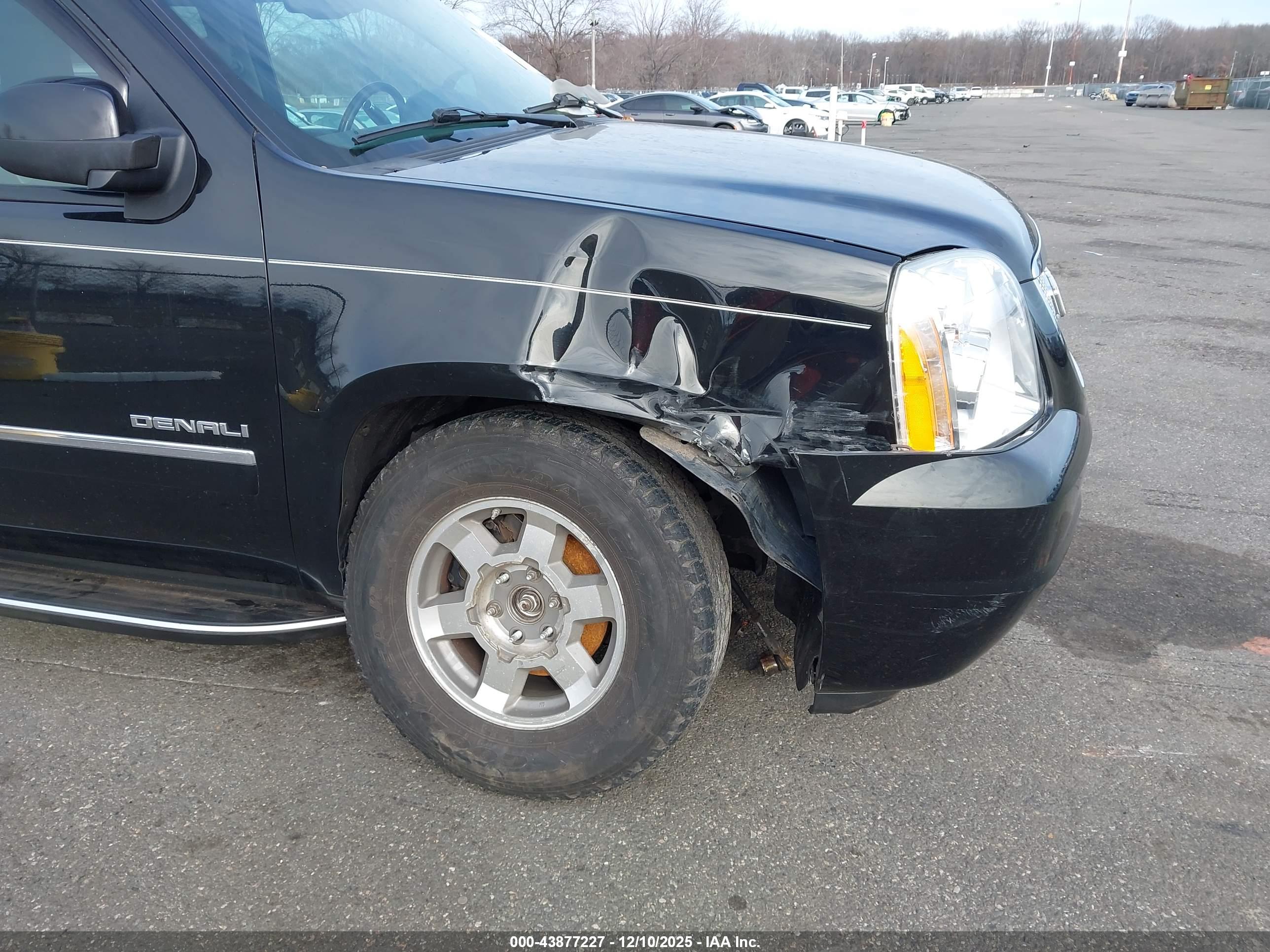 GMC YUKON image 6