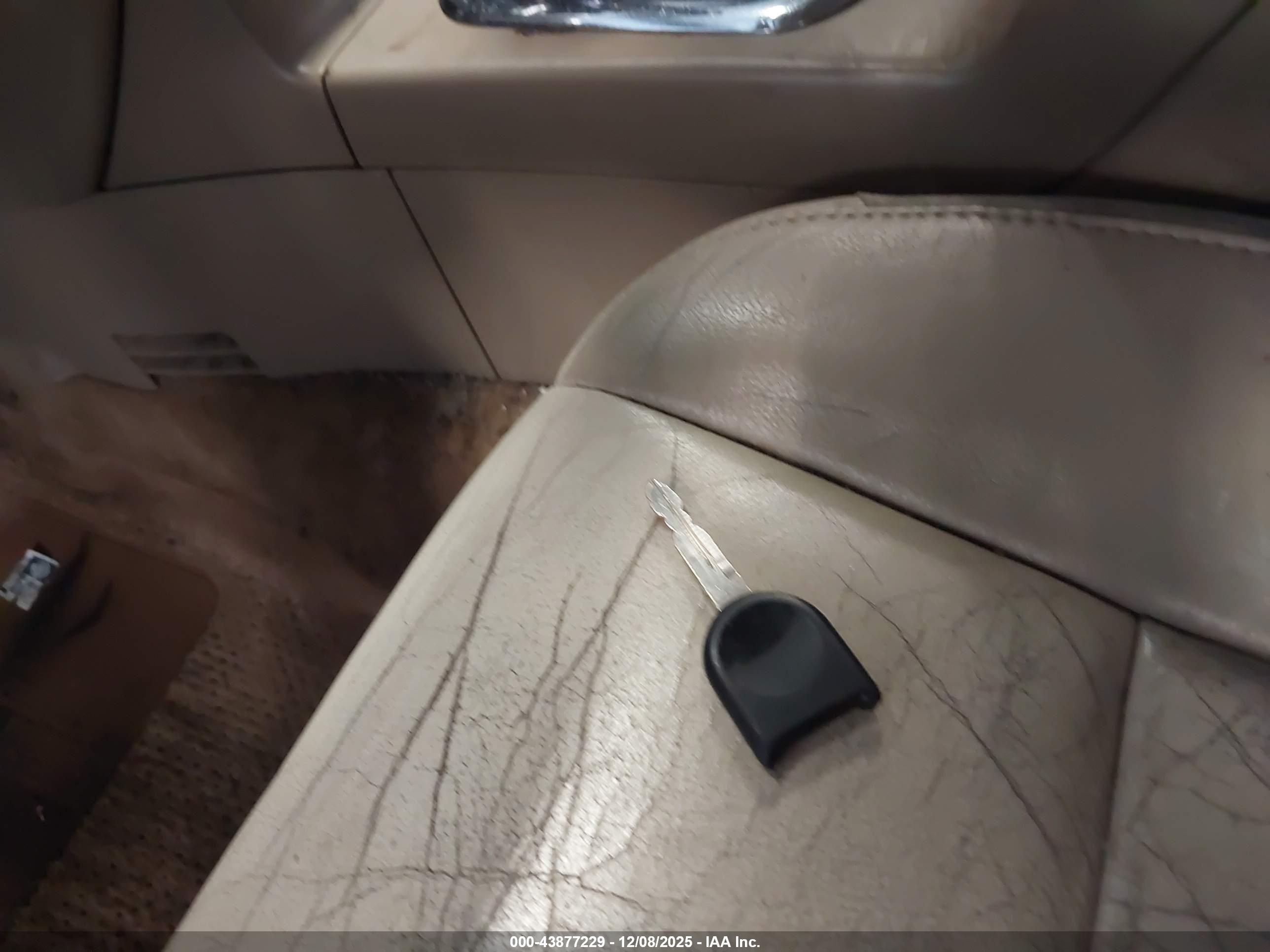 FORD EXPLORER image 11