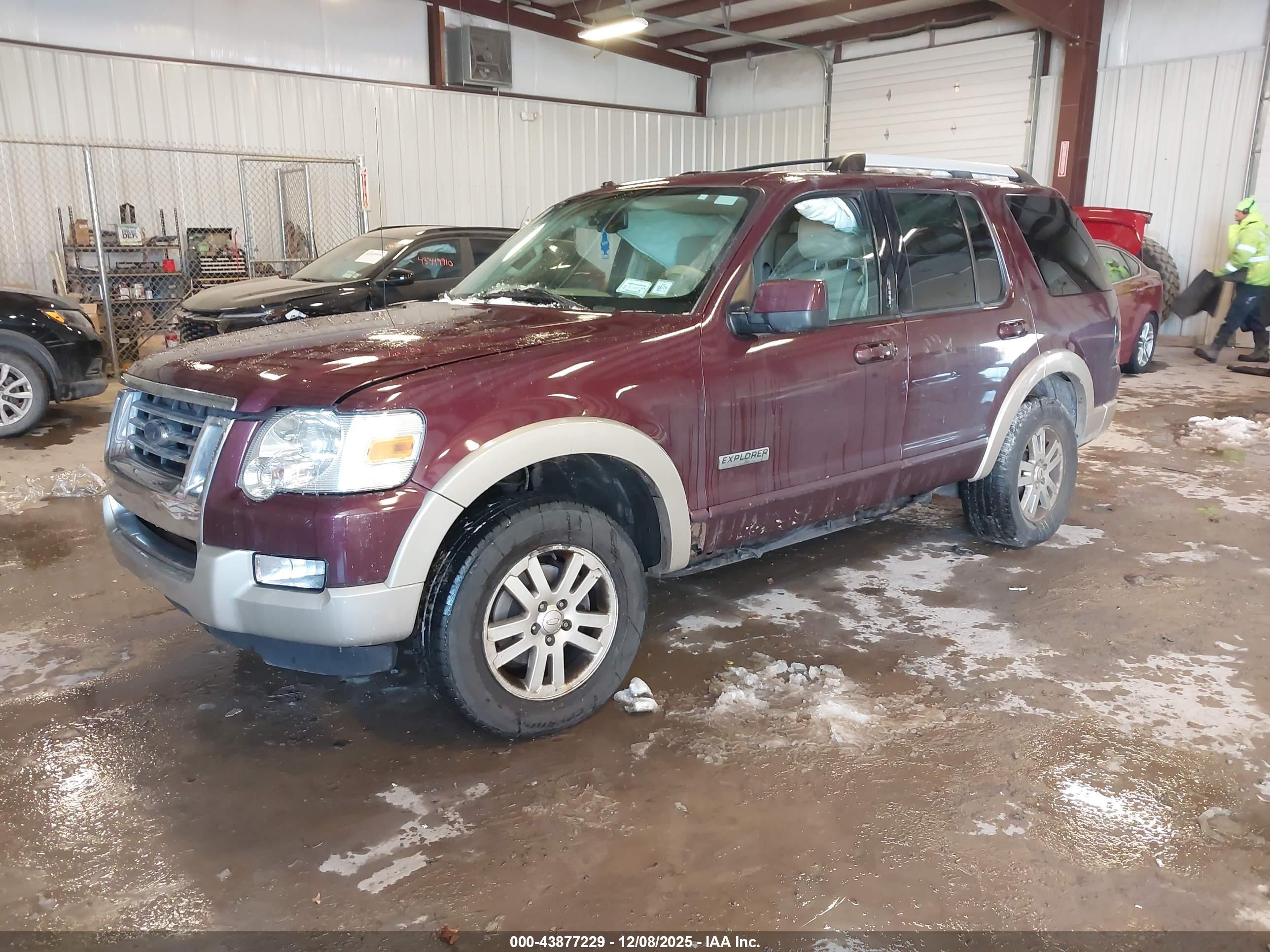 FORD EXPLORER image 2