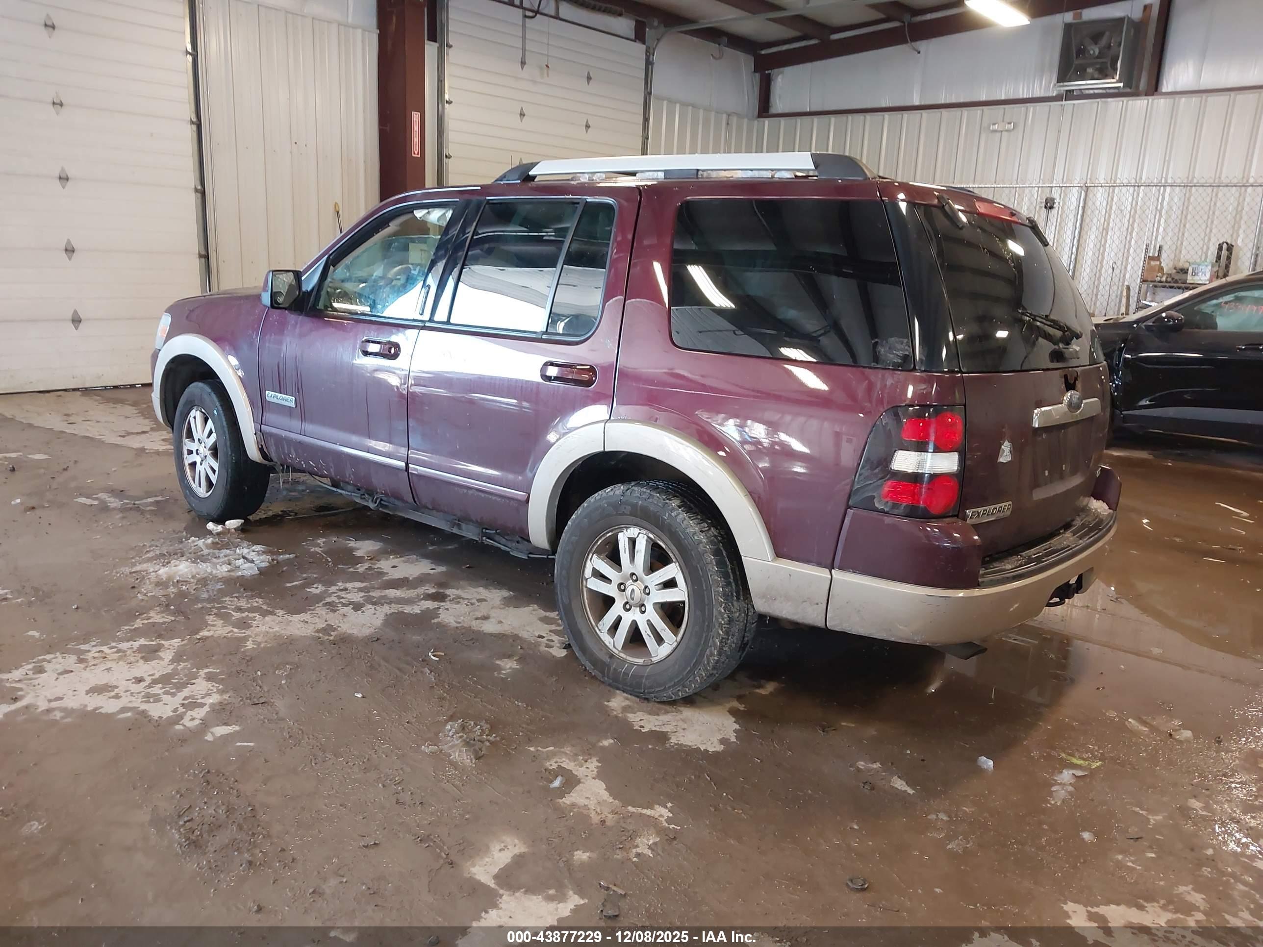 FORD EXPLORER image 3
