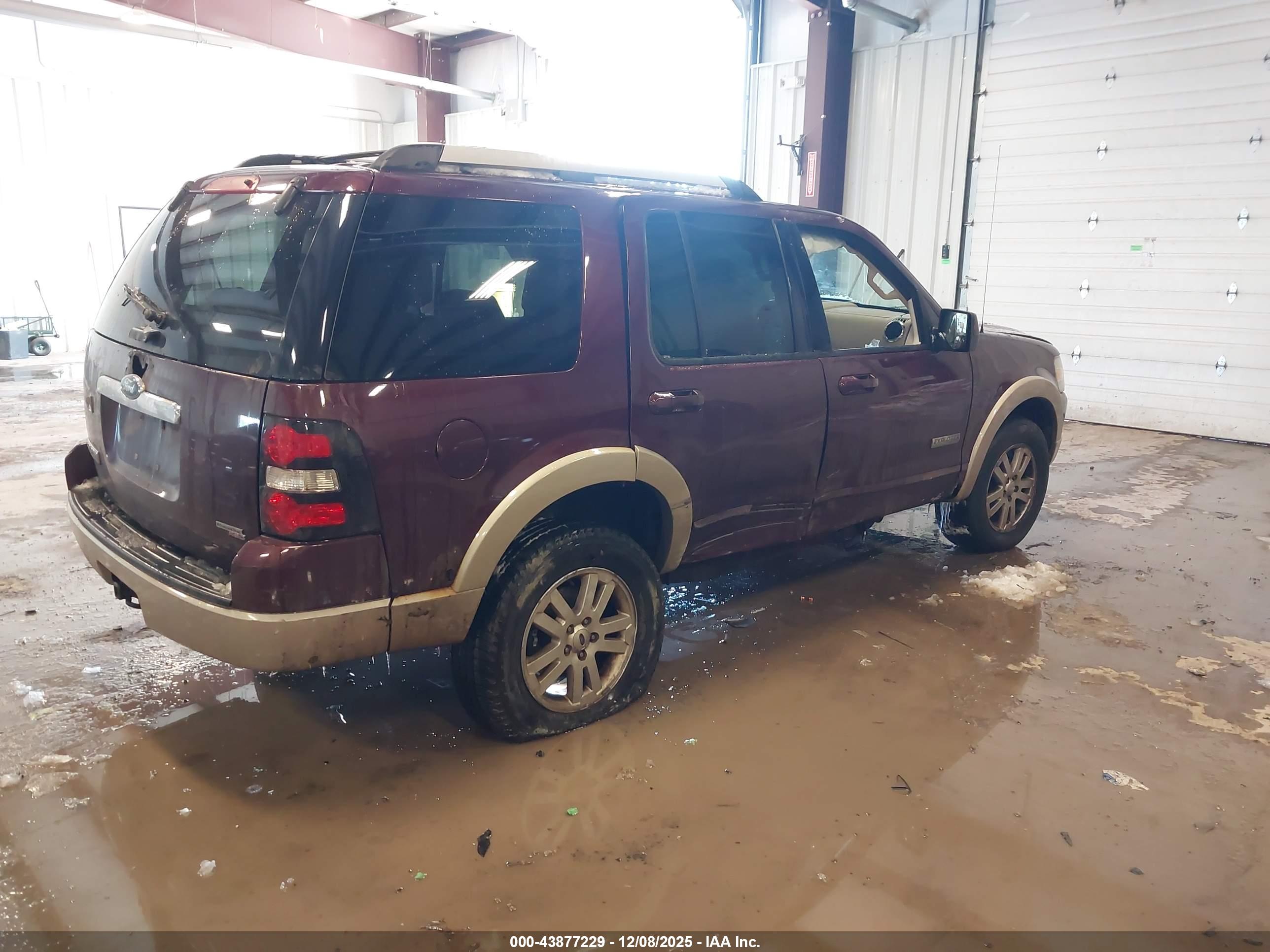 FORD EXPLORER image 4